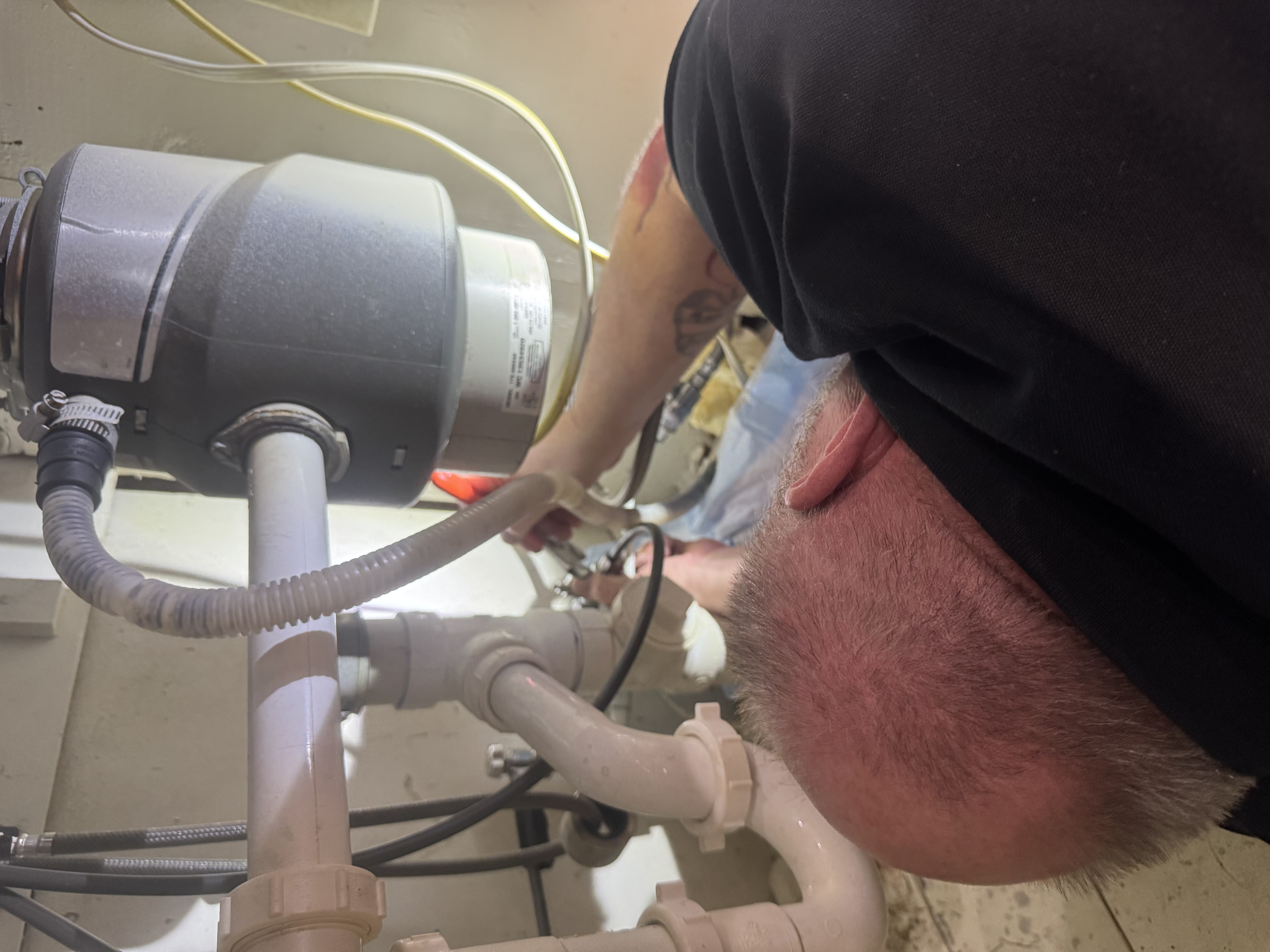 Experience top-notch plumbing solutions with Southern Comfort Mechanical, where professionalism meets precision.