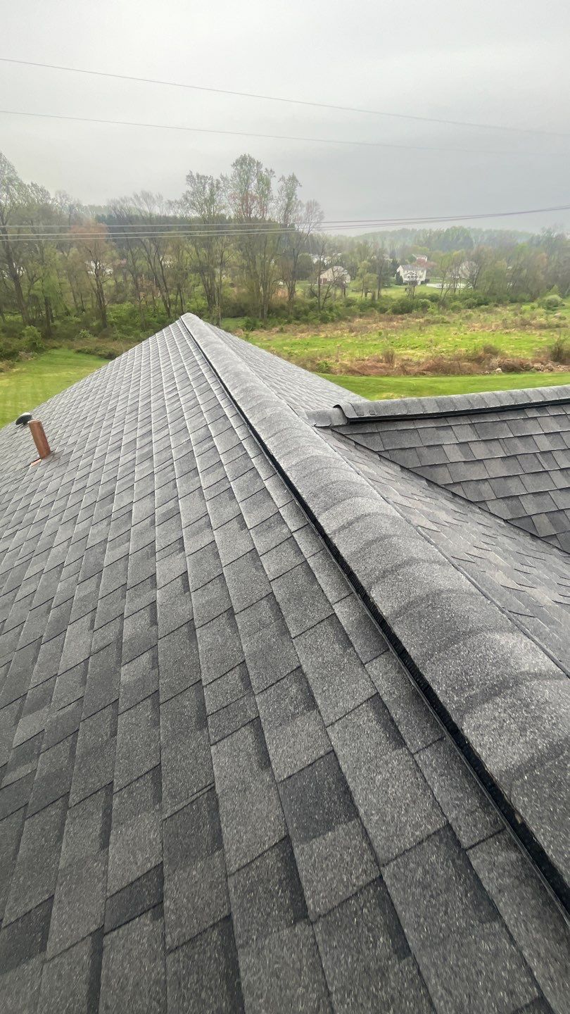 Showcasing reliable craftsmanship and durable shingle installation, Mast Roofing & Construction keeps your roof protected and performing well.