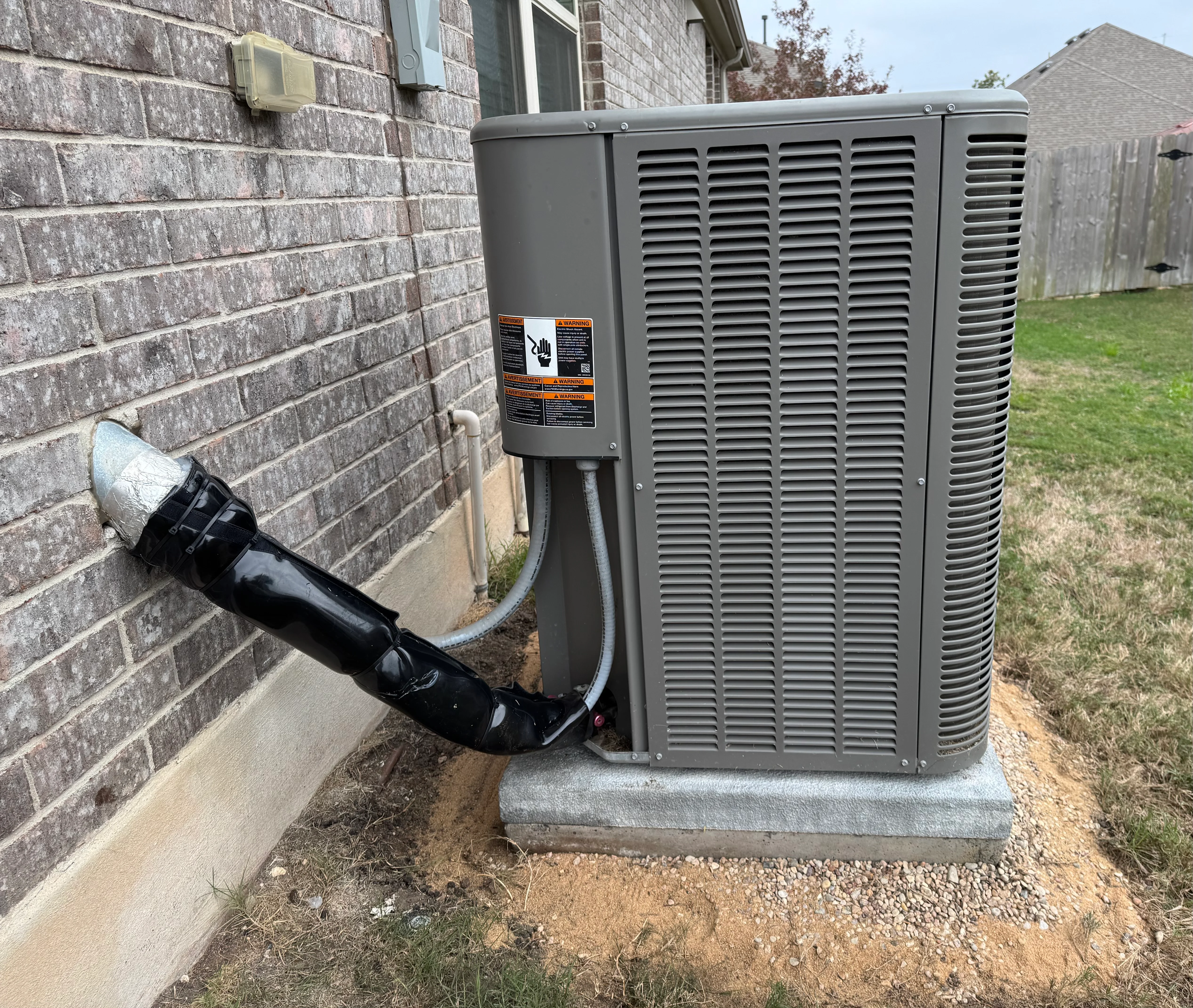 Dependable outdoor AC installation and tidy line protection showcase Abacus Plumbing, Air Conditioning, & Electrical’s commitment to lasting comfort.