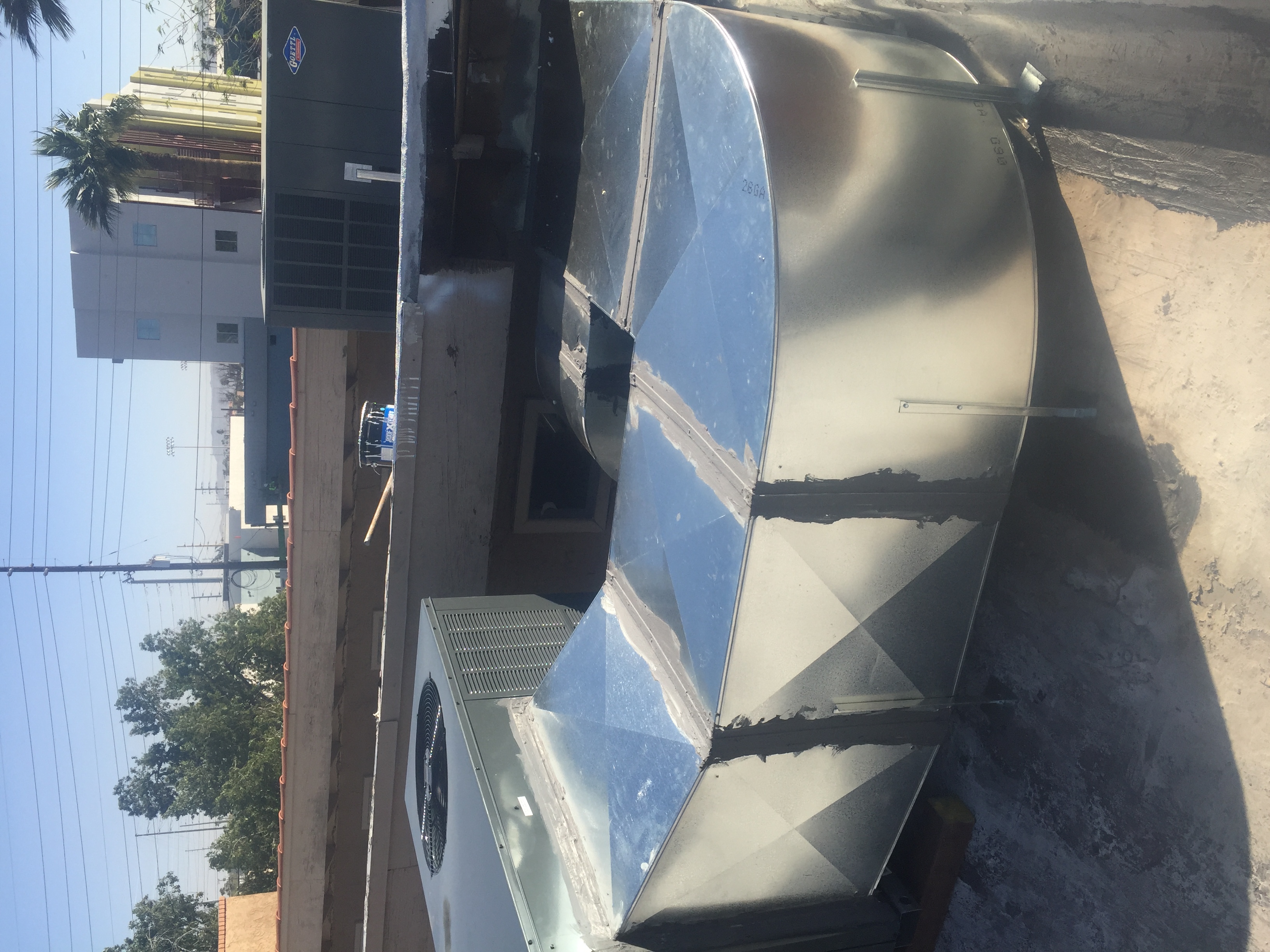 Clark Heating and Cooling delivers top-notch rooftop HVAC solutions, ensuring your system performs efficiently under all conditions.