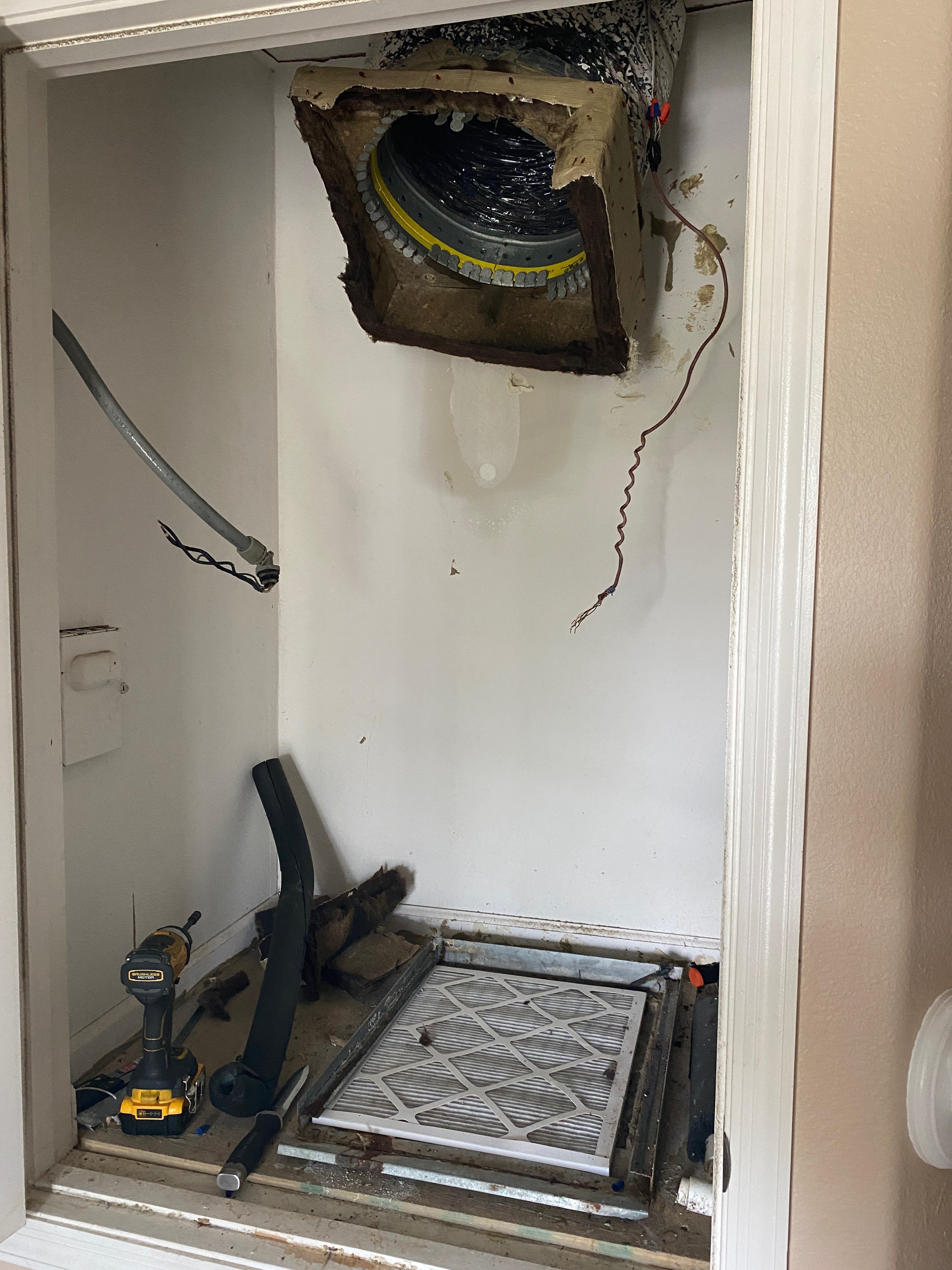 Ensure your home's comfort and efficiency with expert duct services from Belle Air. Experience quality that makes a difference.