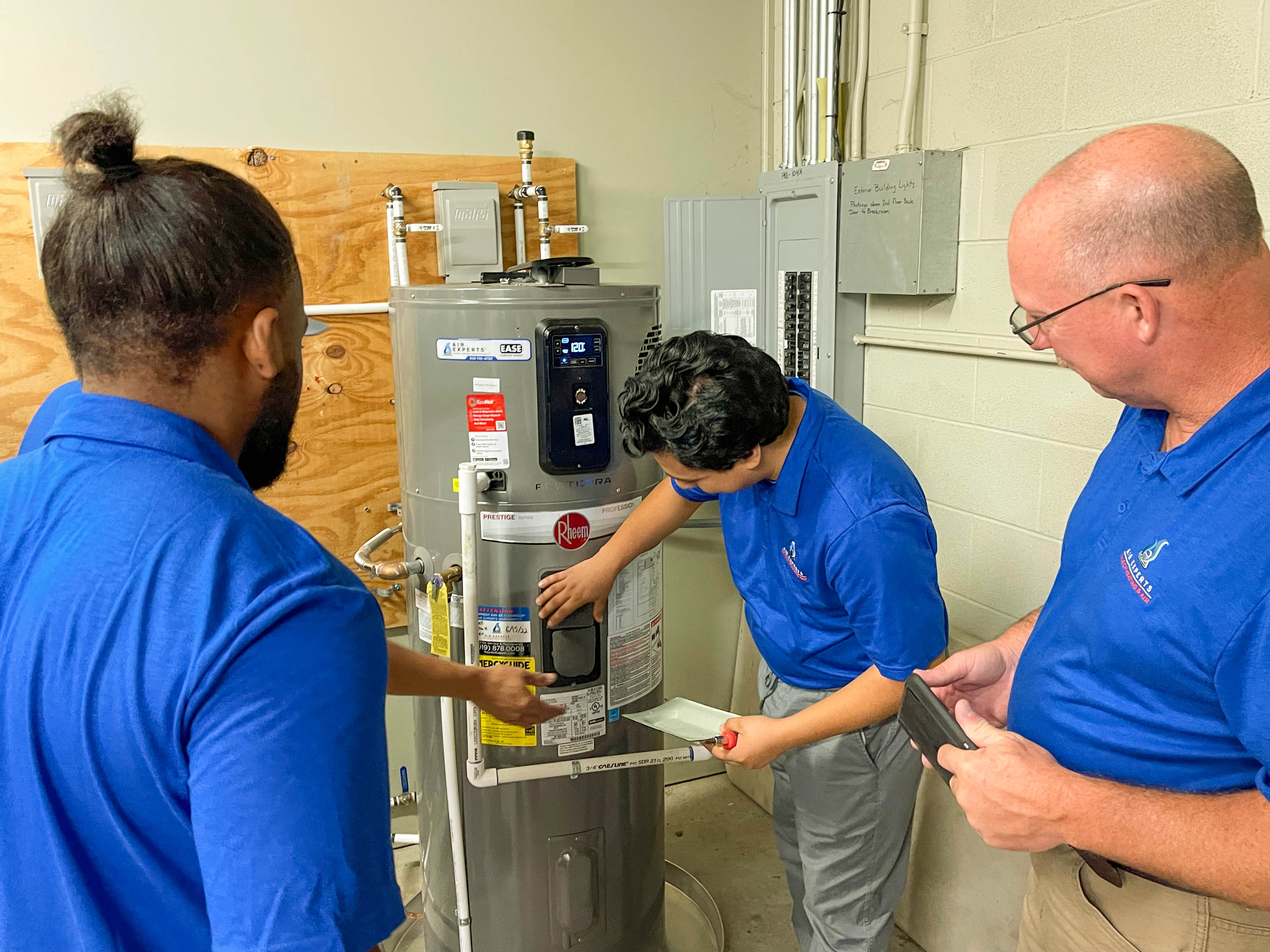 Air Experts Heating & Cooling brings unmatched expertise to your water heater needs, ensuring quality and professionalism every step of the way.