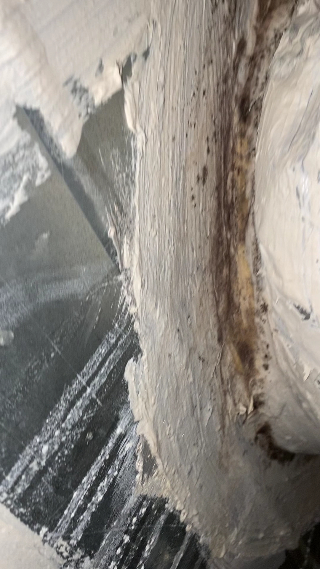 When moisture causes staining and mold along seams, Abacus Plumbing, Air Conditioning & Electrical responds quickly to assess and remediate the problem.