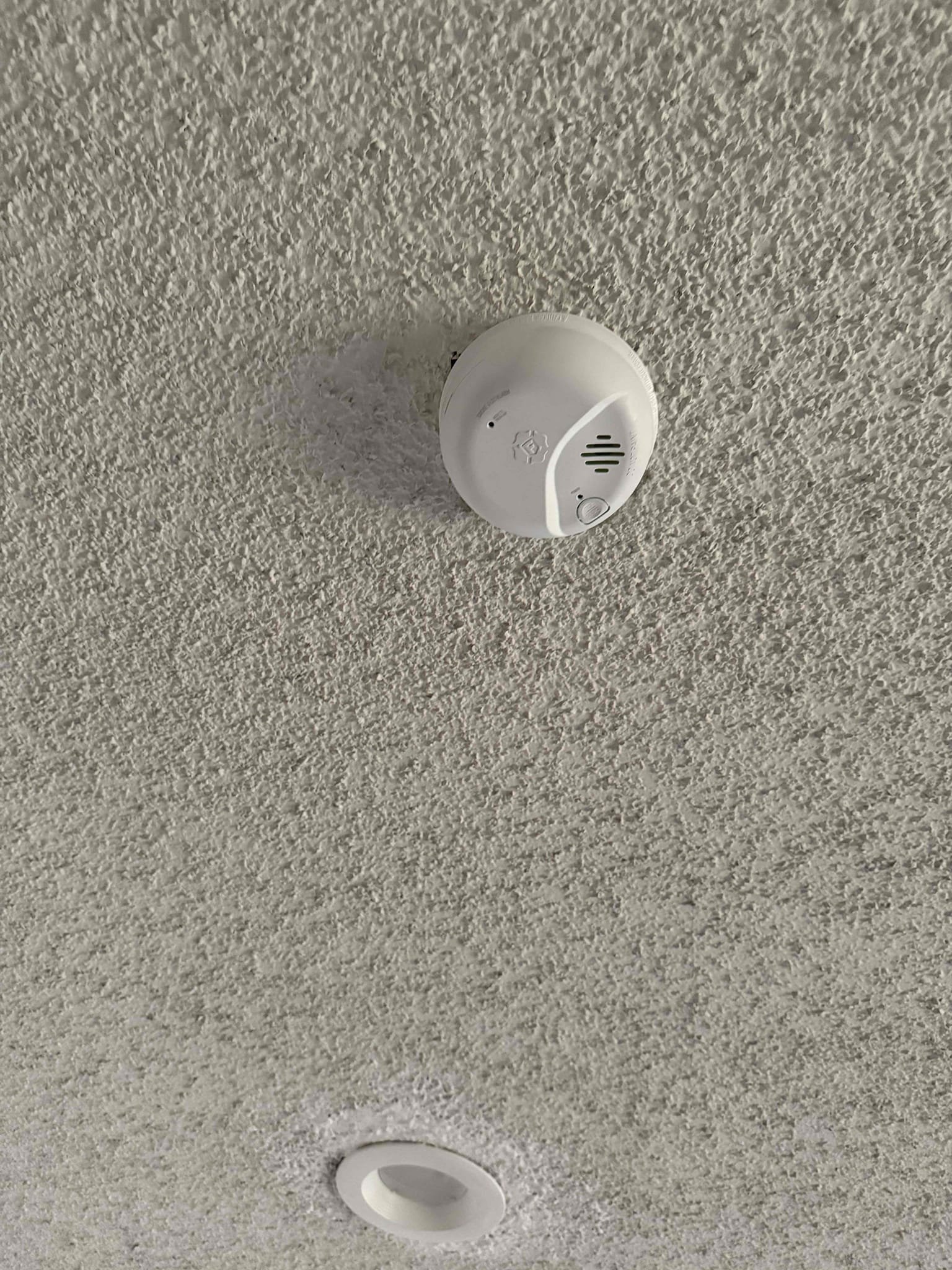 Smoke & Carbon Monoxide Detector Replacement in Paramount, CA
