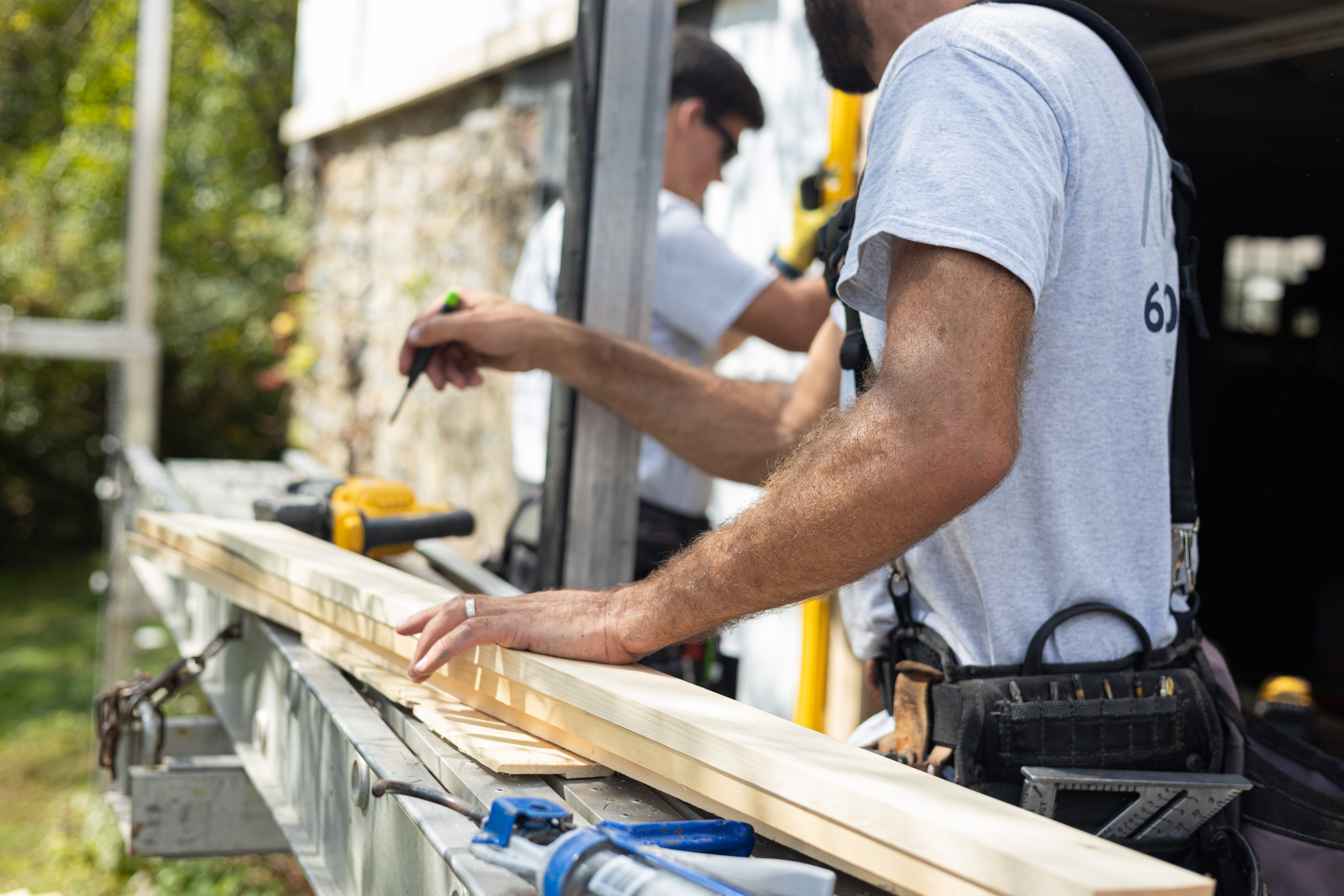 Crafting excellence with every cut – Mast Roofing & Construction delivers precision and professionalism.