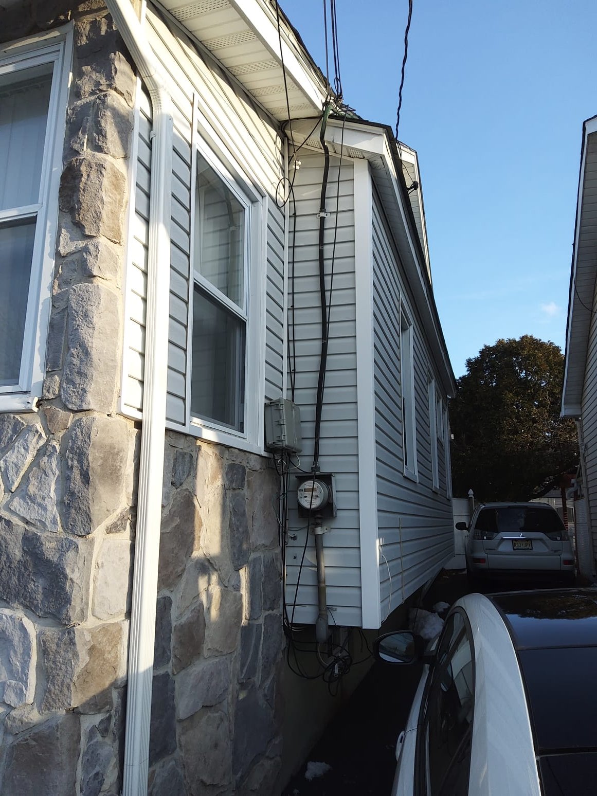 At Service Professionals, we ensure the highest quality and attention to detail in every exterior and electrical project.