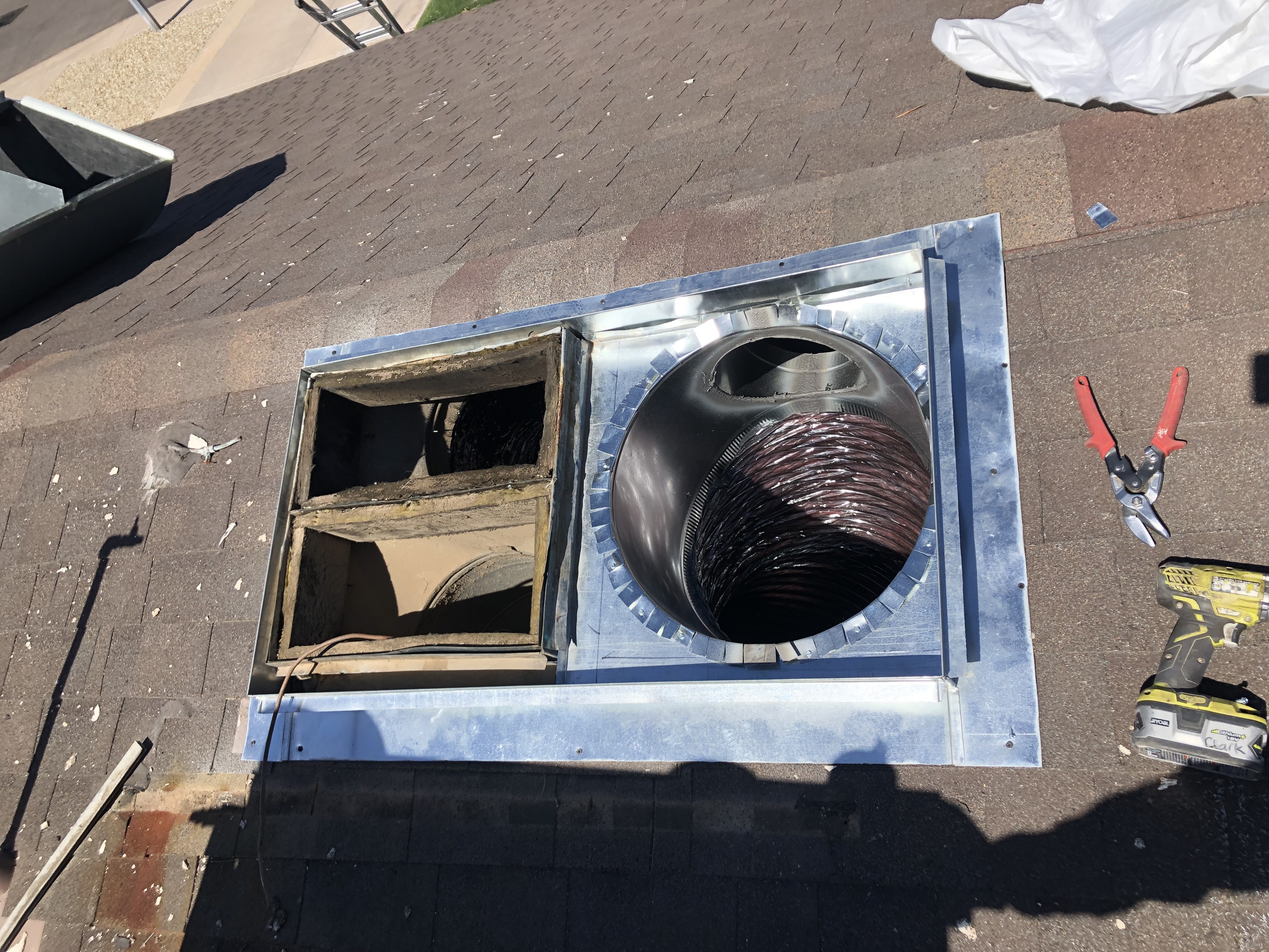 Experience top-notch rooftop HVAC services with Clark Heating and Cooling, ensuring quality and professionalism.