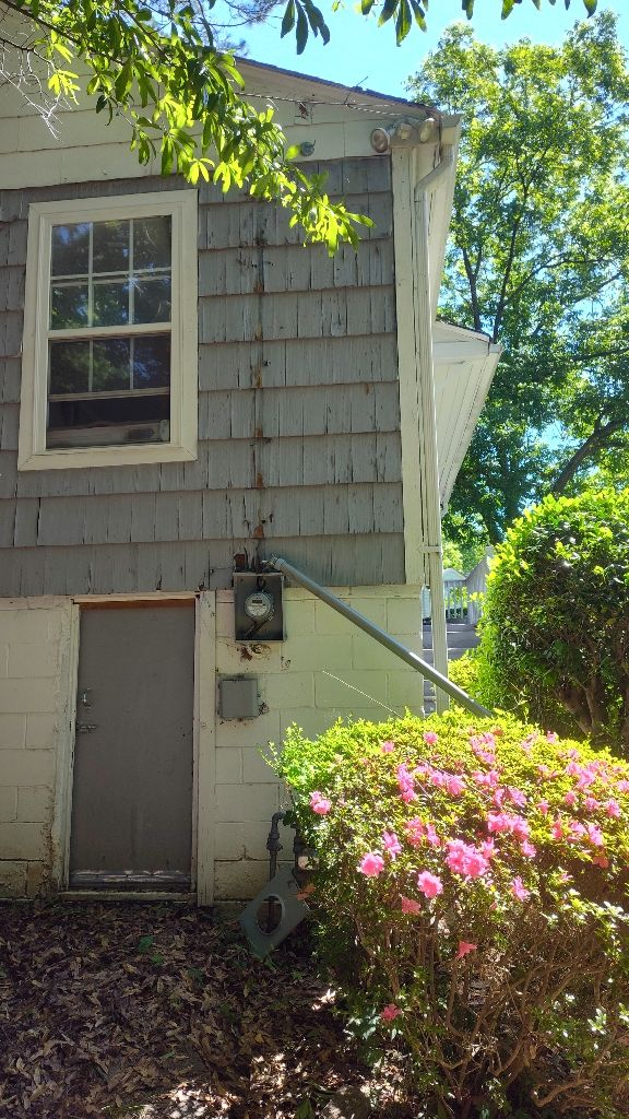 Transform your home's electrical system with Aardvark Electric, Inc., ensuring both functionality and beauty with our expert services.