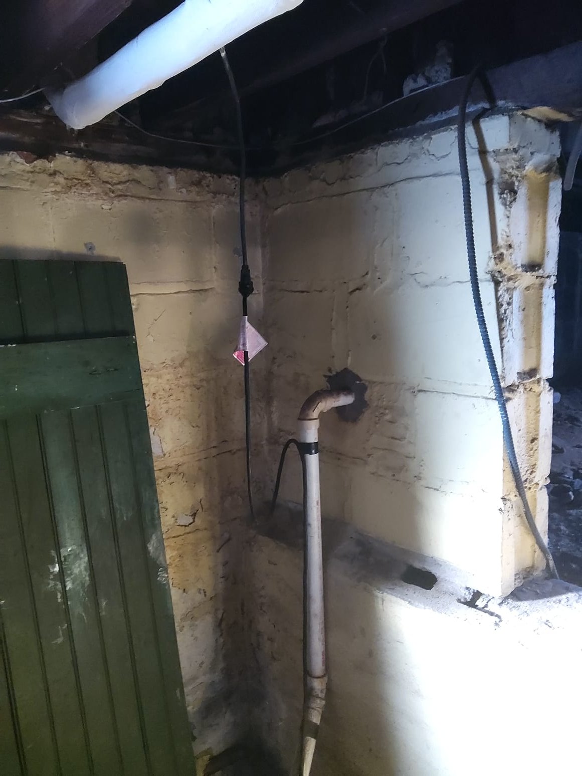 Service Professionals can transform any basement from cluttered to clean, ensuring your space looks its best.