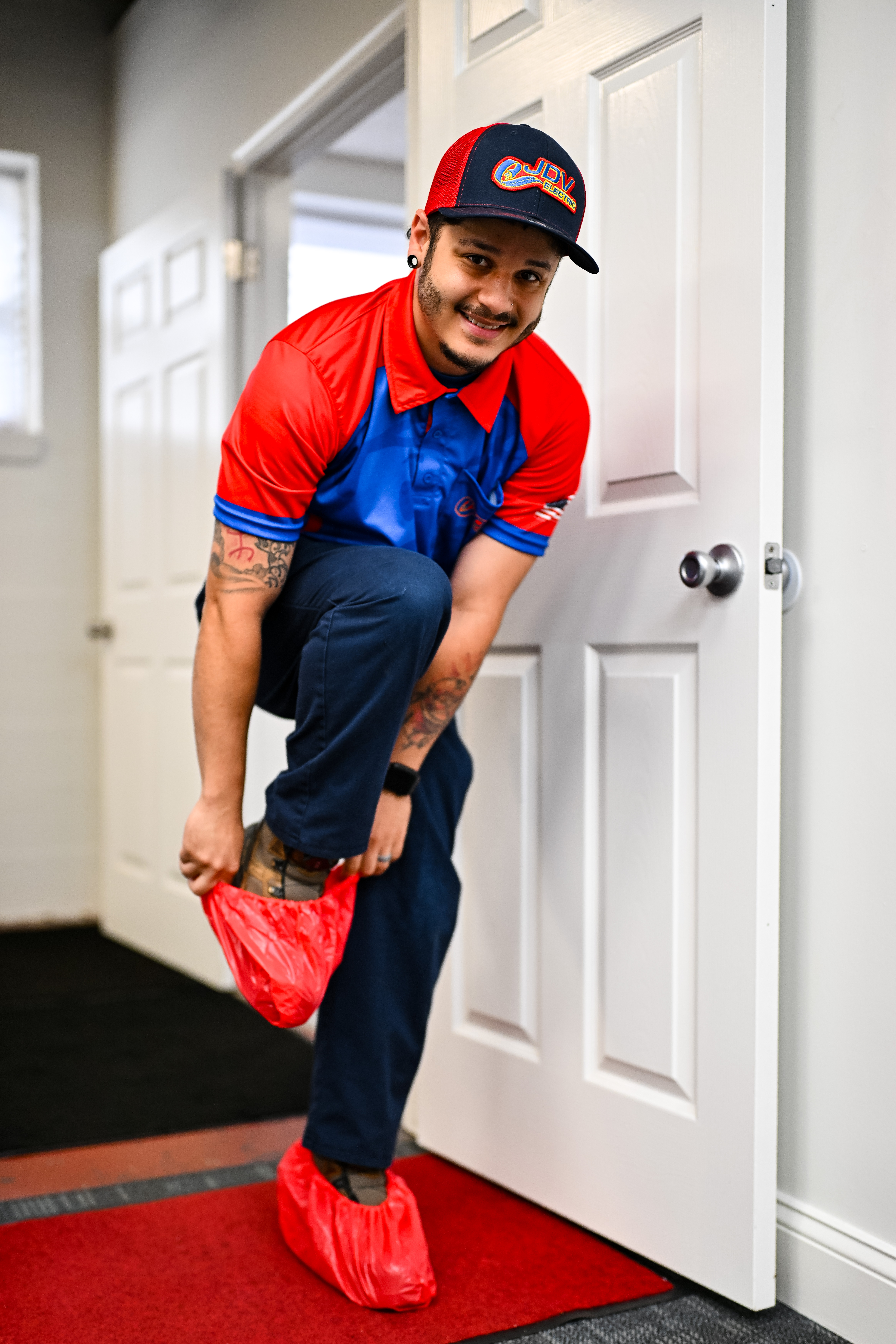 Experience top-notch service with JDV Electric. Our professionals prioritize your home’s cleanliness and deliver exceptional customer care.