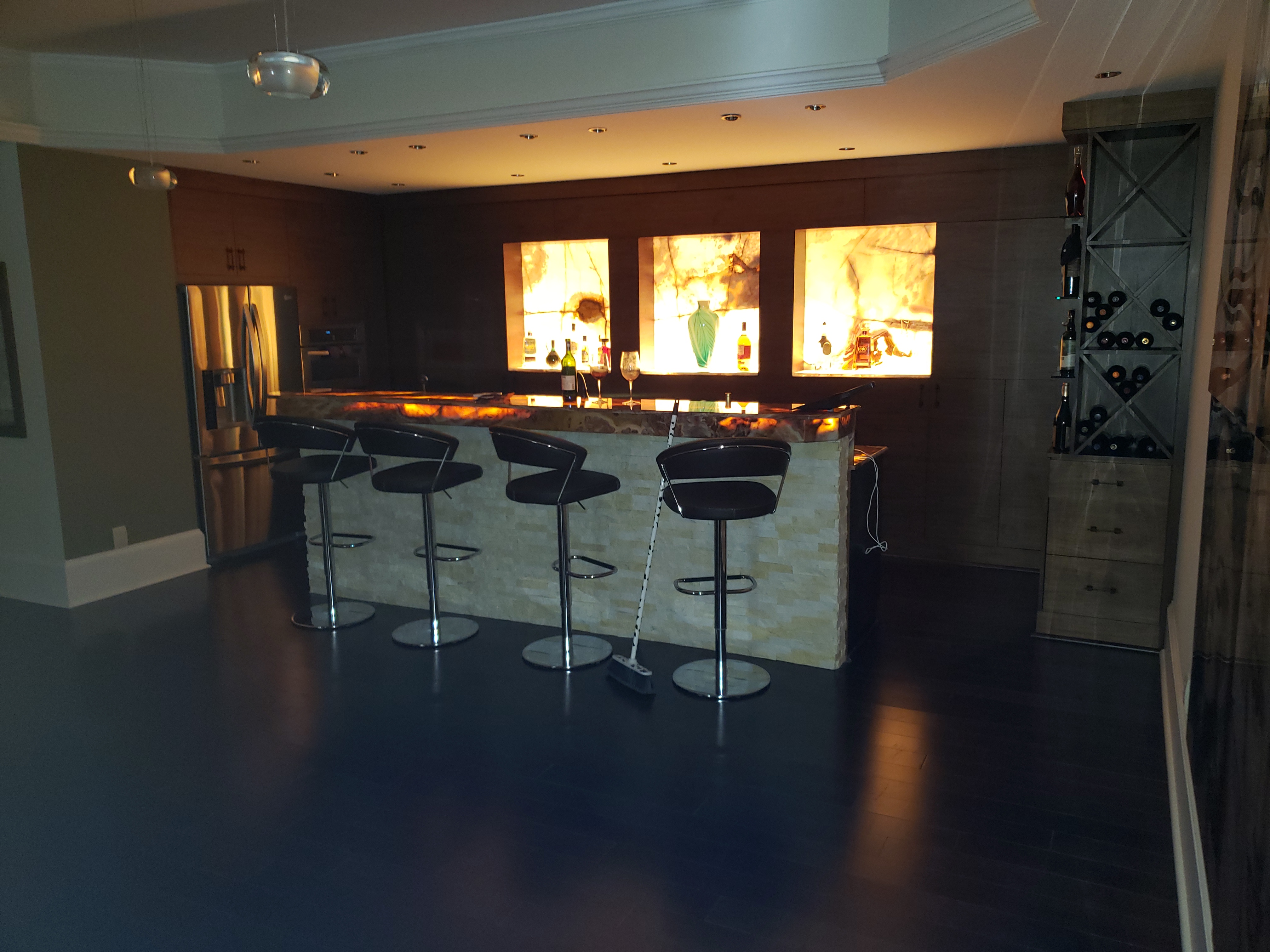 Experience elegance and quality with Aardvark Electric, Inc.'s expert lighting installations.