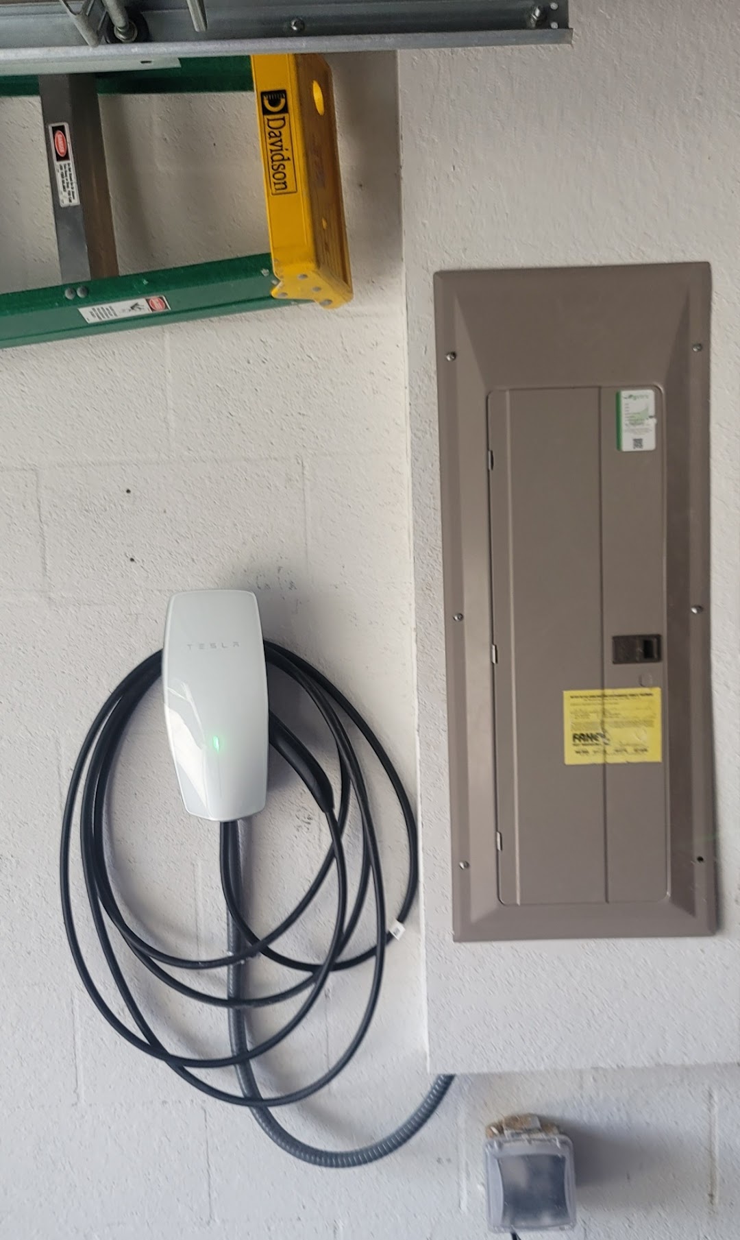 For cutting-edge electric vehicle solutions and dependable service, trust Luminous Electric for all your home charging needs.
