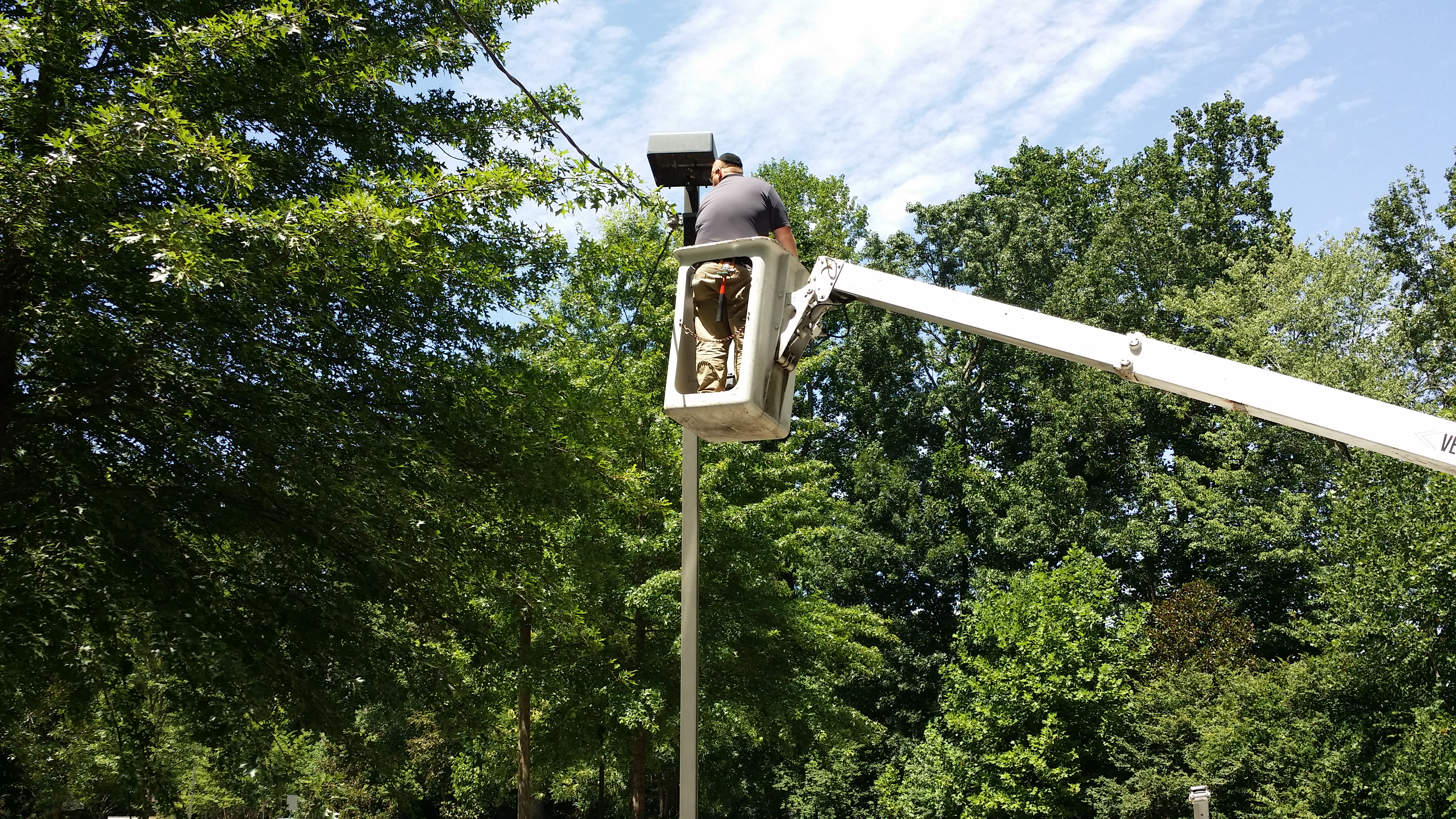 Aardvark Electric, Inc. – Expertise in Handling Your Electrical Needs Safely and Professionally.