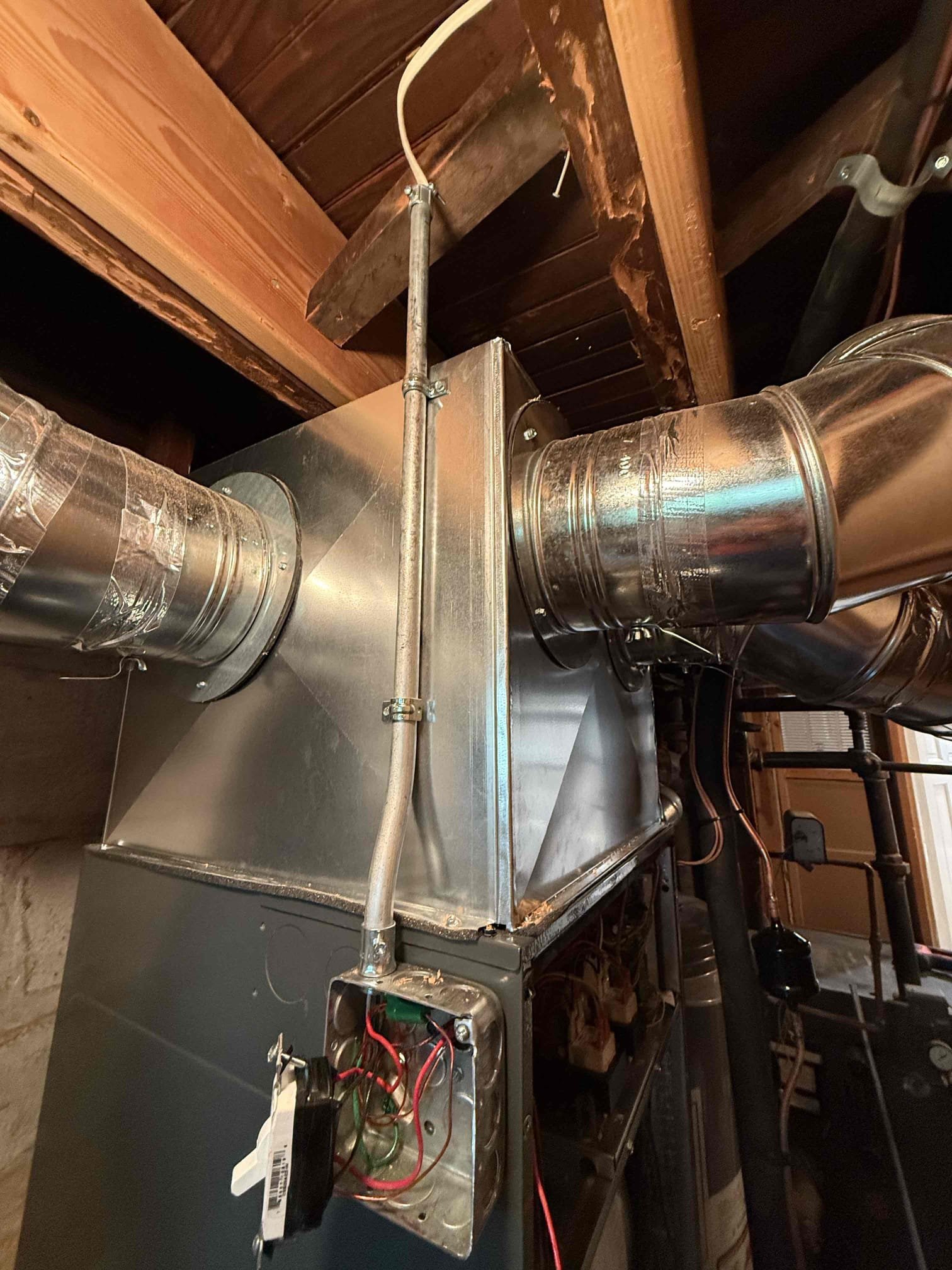 Ensure optimal comfort with our professional HVAC services. Your home's perfect climate, backed by quality craftsmanship.