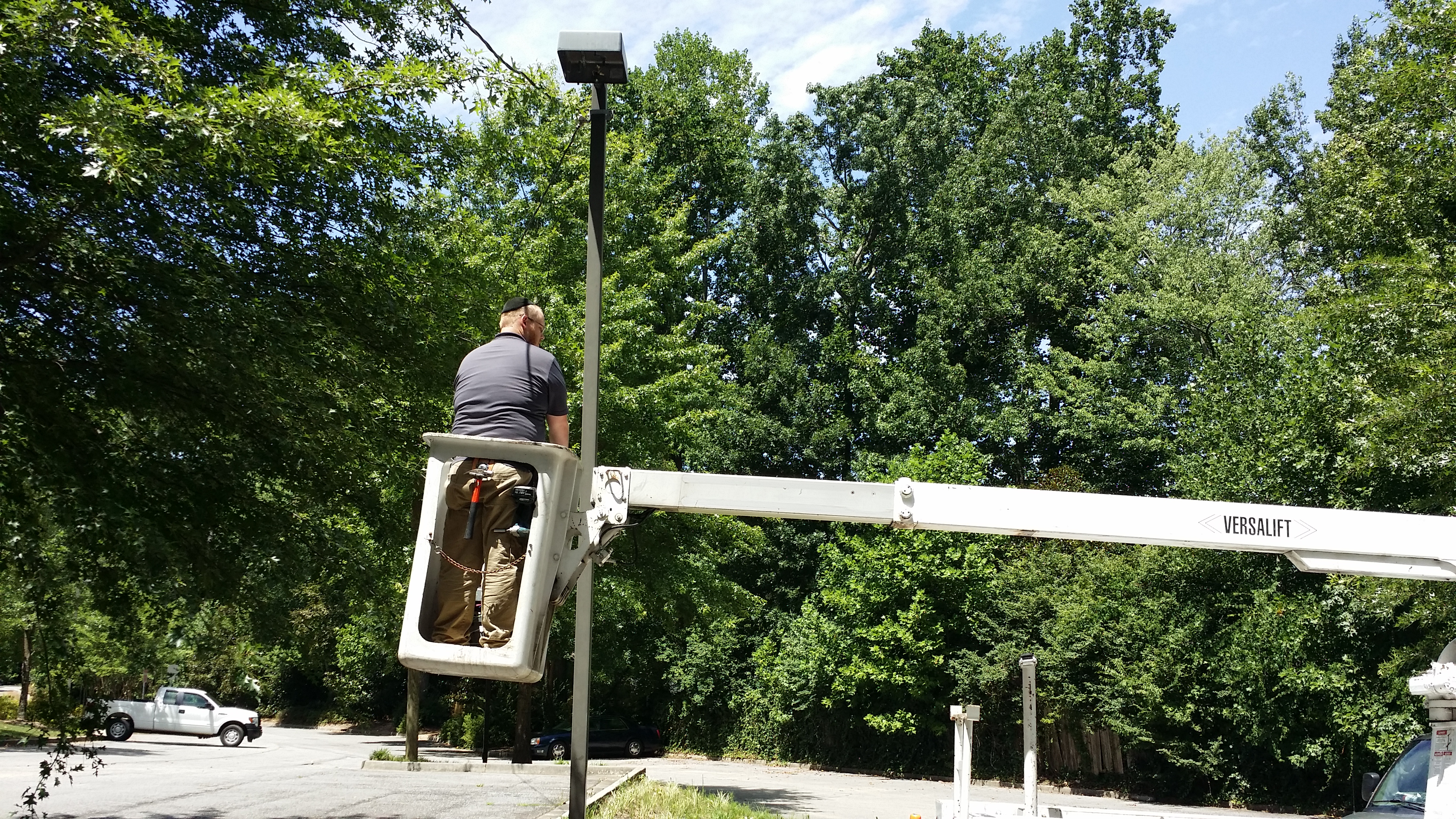 Aardvark Electric, Inc. ensuring quality and professional lighting installation in all environments.