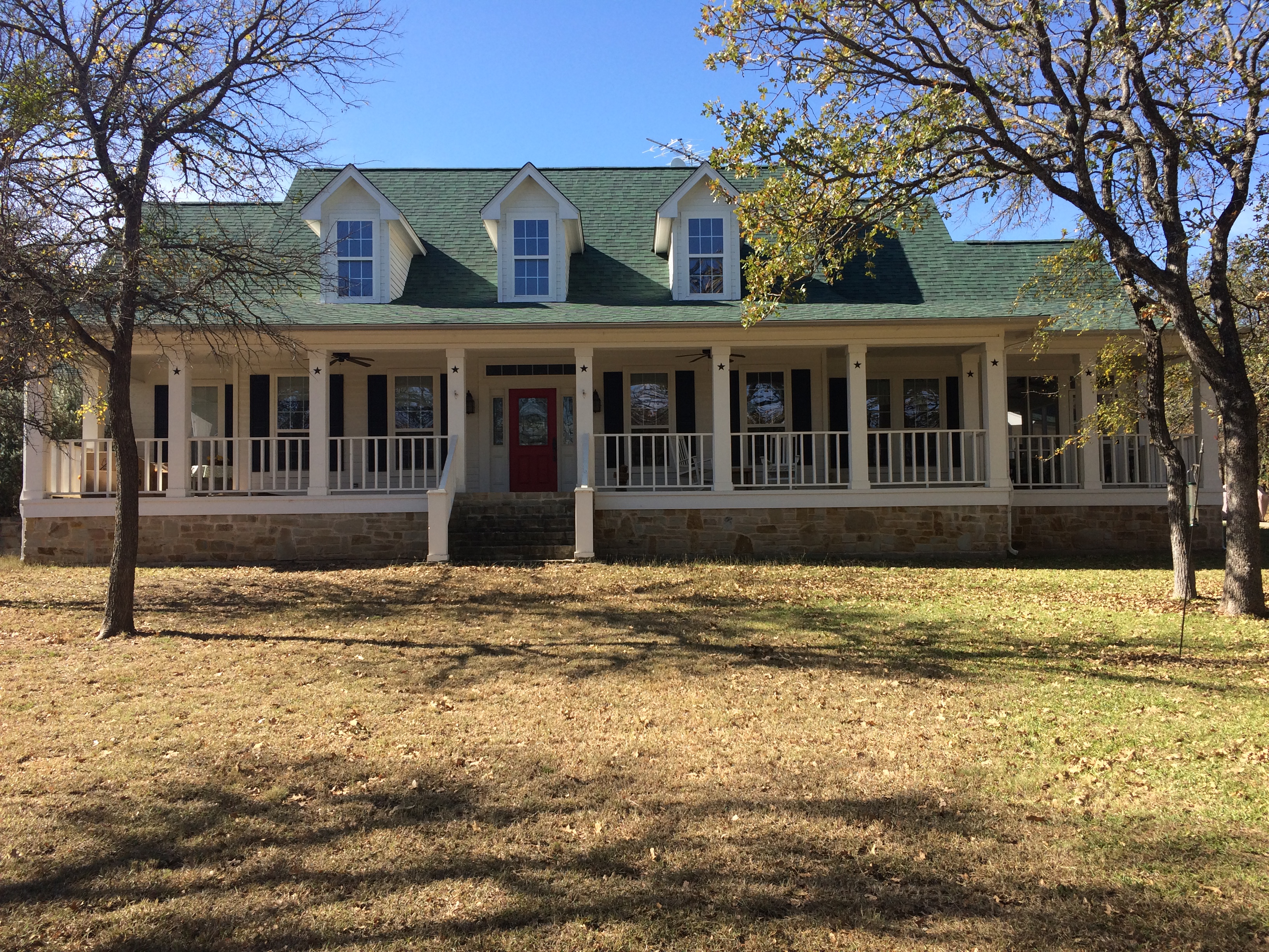 Experience the charm and durability with Americana Roofing – because your home deserves the best.