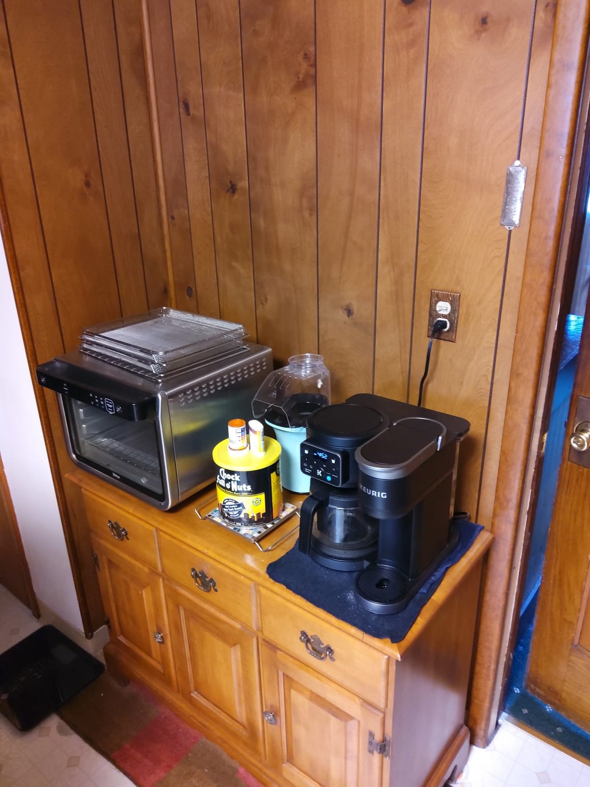For every corner of your home, Service Professionals ensures comfort and reliability with our tailored services, as seen in this cozy kitchen setup.