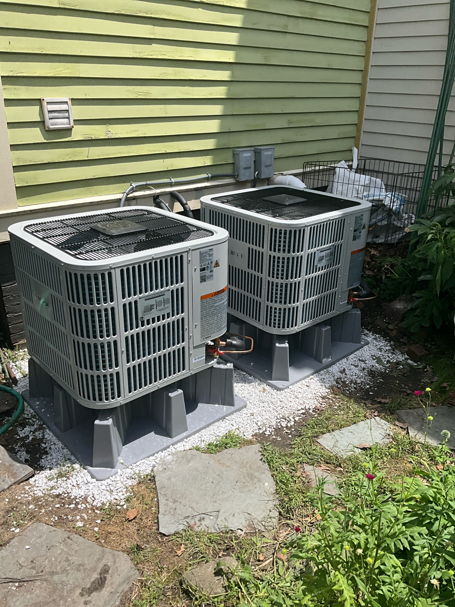 Reliable residential cooling installed with care, Akian Plumbing, Heating, Cooling & Electric ensures clean, accessible condenser setups for lasting performance.