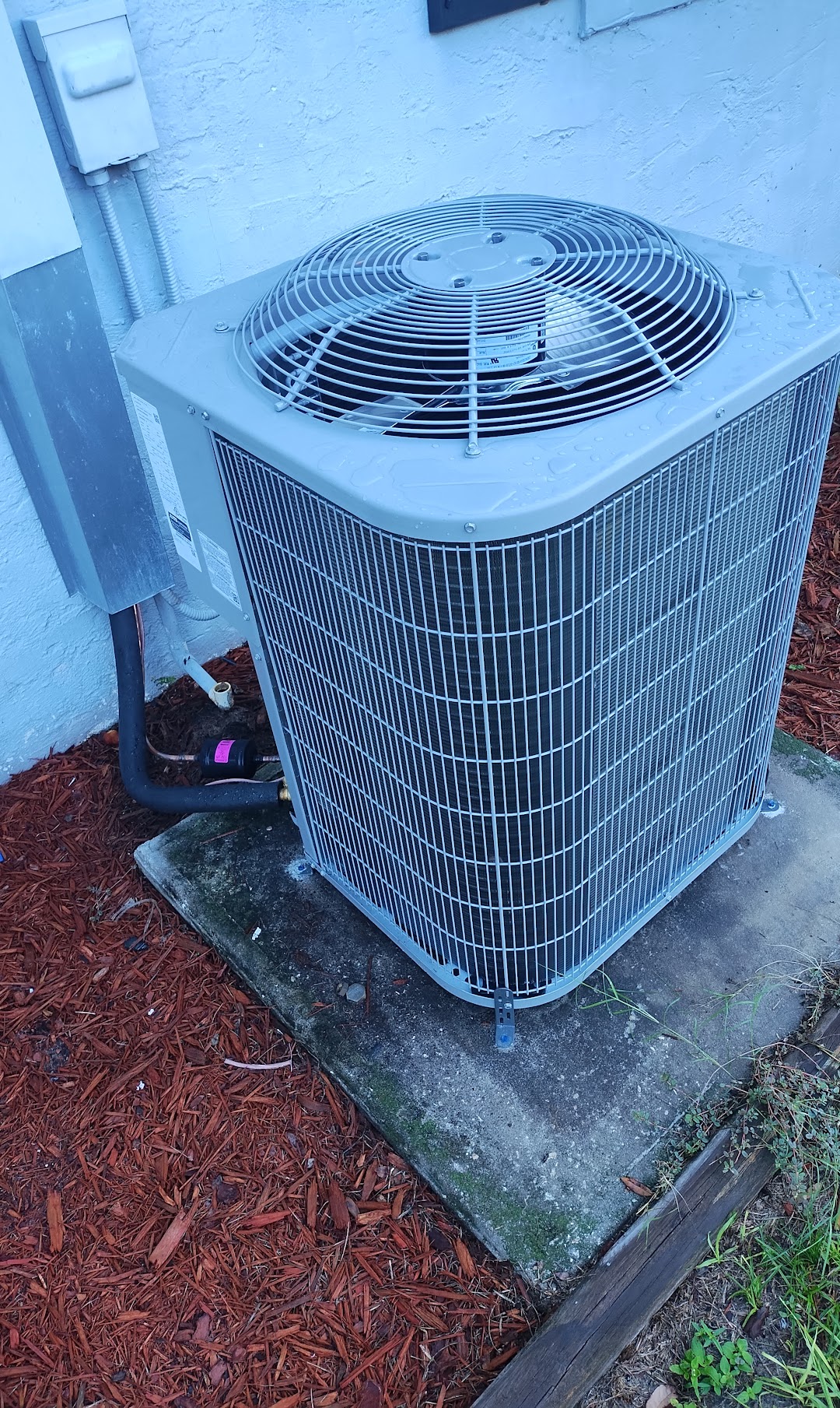 Experience superior comfort with Ridge Energy Savers Inc. Heating & Air Conditioning, where quality and professionalism meet your cooling needs.