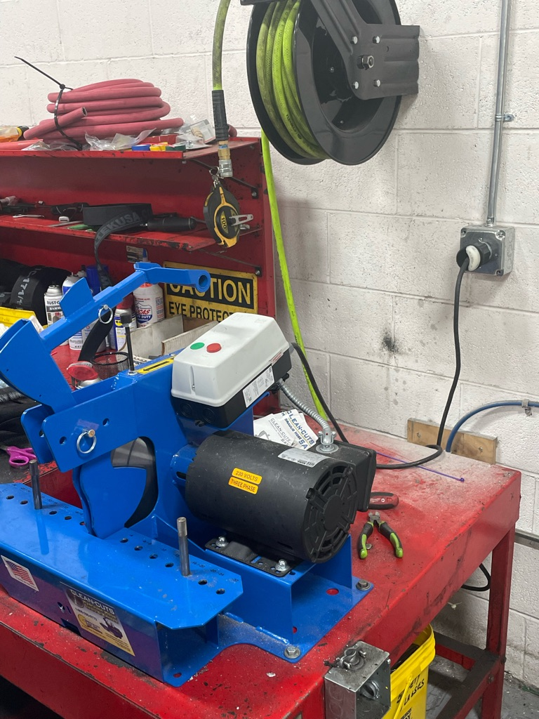 Aardvark Electric, Inc. – Showcasing our cutting-edge electrical solutions with precision and safety at every step.