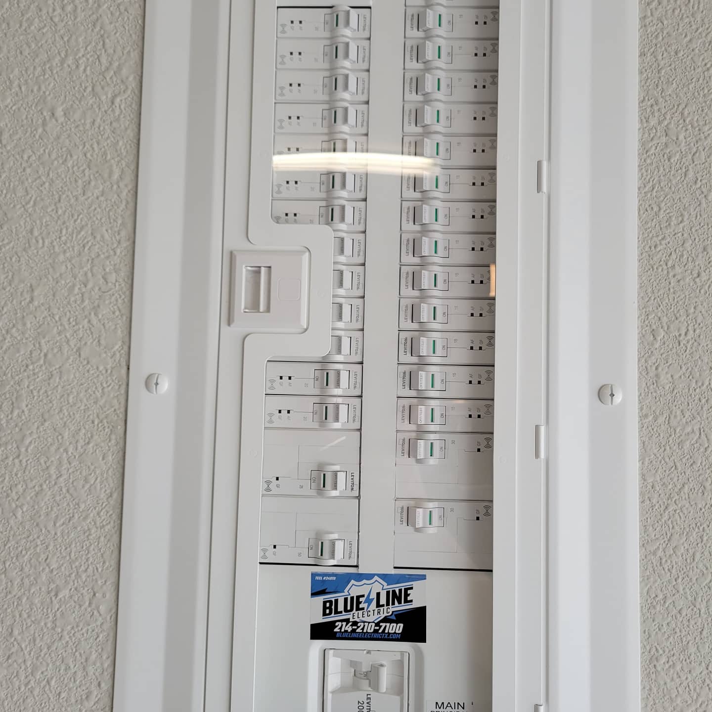 Blue Line Electric ensures your electrical systems are organized and reliable, prioritizing quality and professionalism in every service.