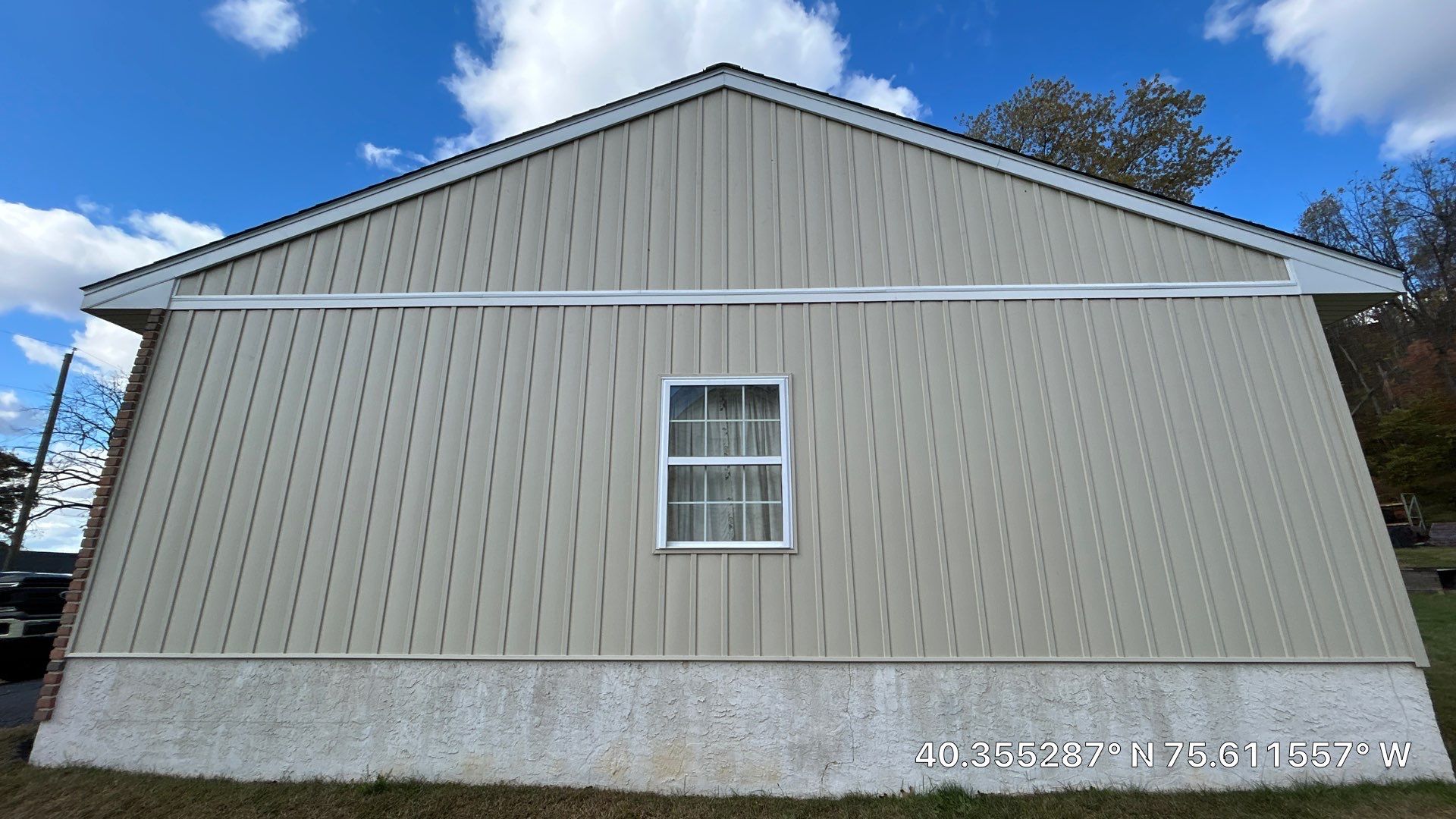 Showcasing reliable exterior craftsmanship, Mast Roofing & Construction delivers clean siding and precise trim that stand up to the elements.