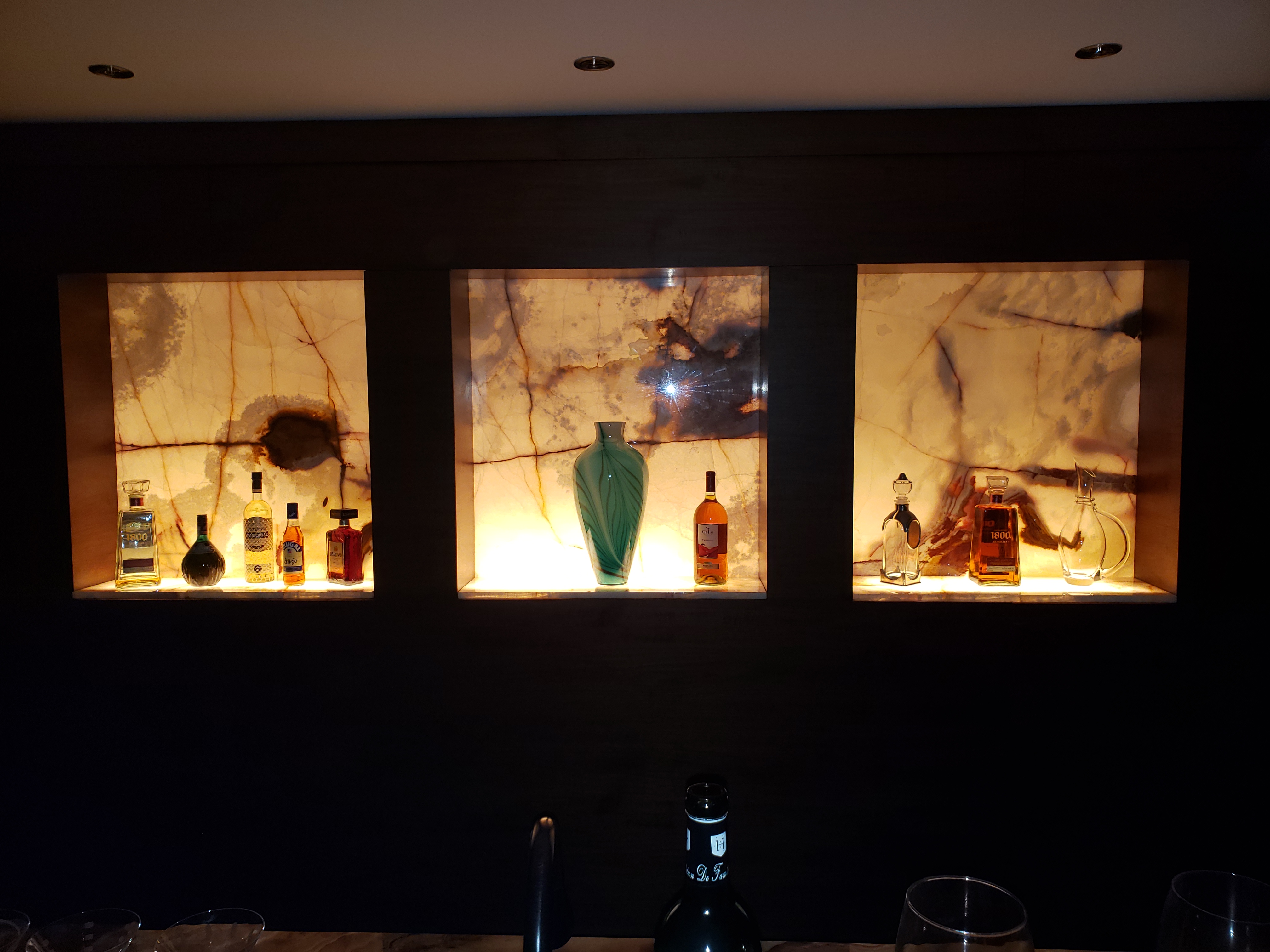 Illuminate your lifestyle with Aardvark Electric, Inc.'s professional lighting solutions.