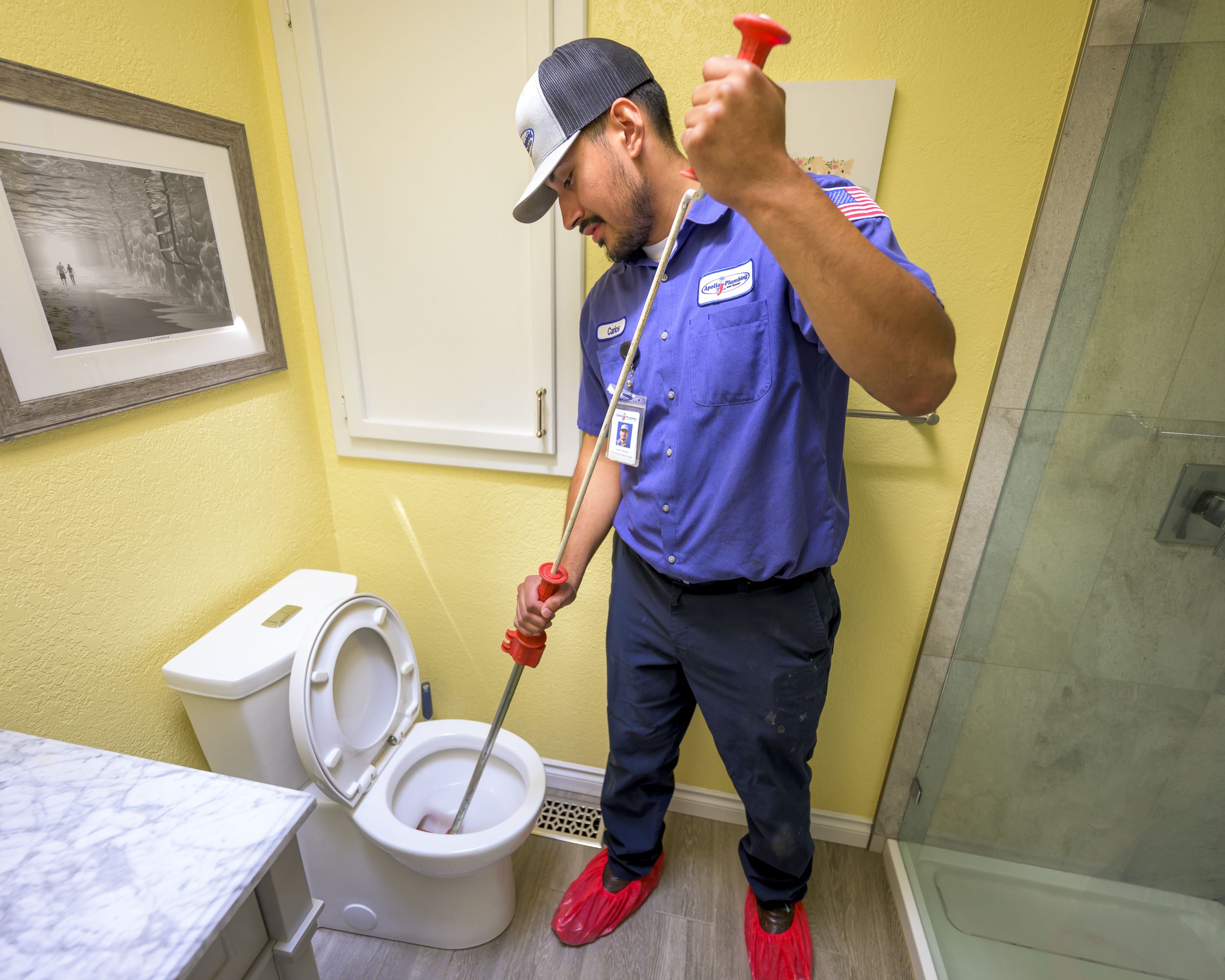 Apollo Plumbing showcases professionalism and attention to detail, ensuring clean and efficient toilet repairs.