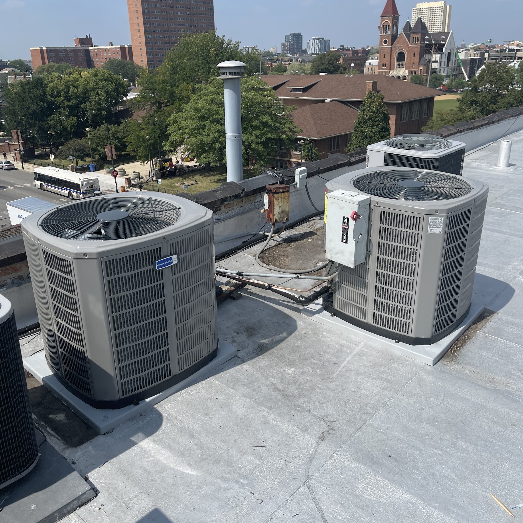 Reliable rooftop installations show Oasis Heating and Cooling’s commitment to professional, long-lasting HVAC performance for urban buildings.