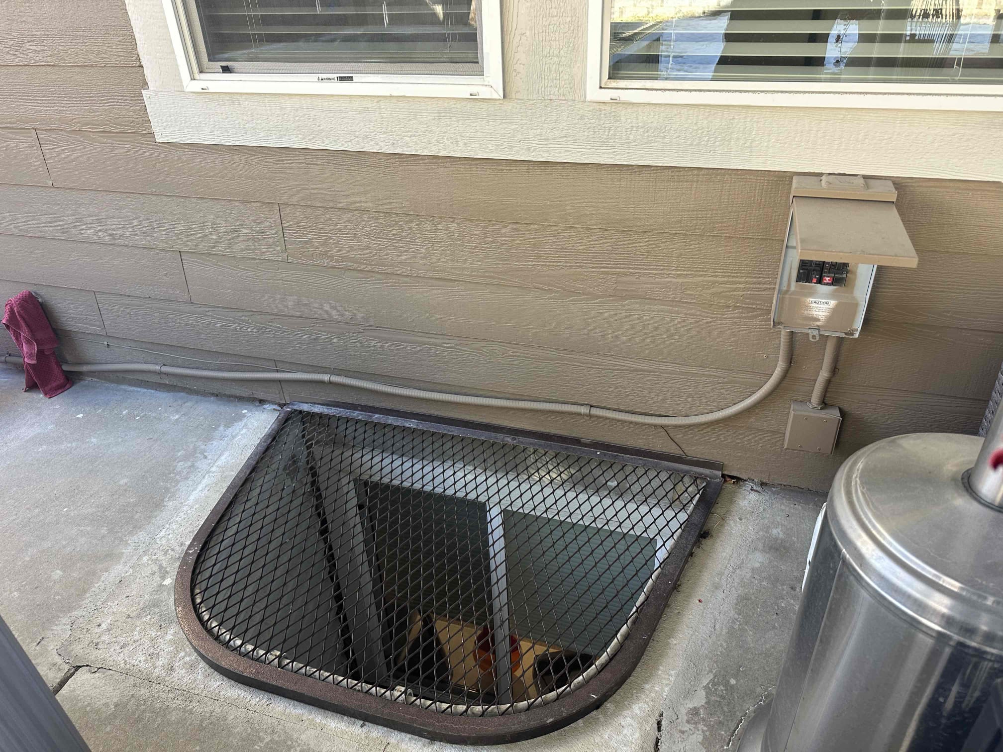 MZ Electric provides reliable and professional outdoor electrical solutions, ensuring safety and quality in every installation.