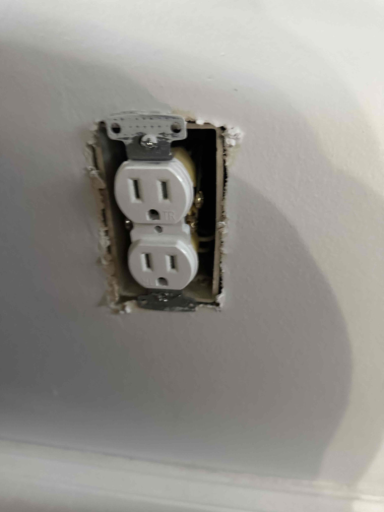 For reliable outlet installation and repair services, trust Aardvark Electric, Inc. to handle your home's electrical needs with precision and care.