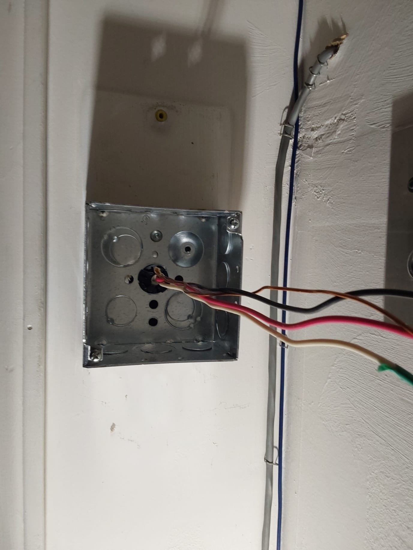 Enhance your home with [Business Name]'s professional electrical installations.