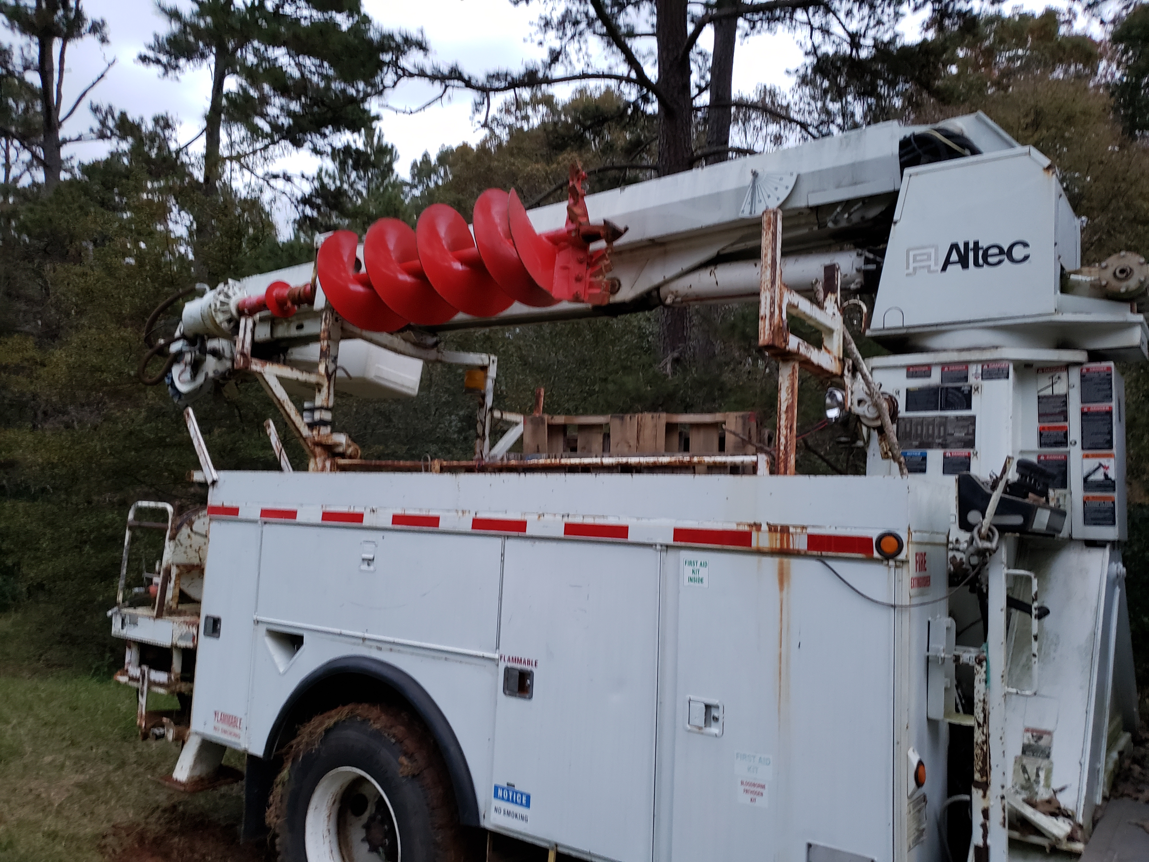 Aardvark Electric, Inc. is ready to tackle your toughest infrastructure challenges with professionalism and efficiency.