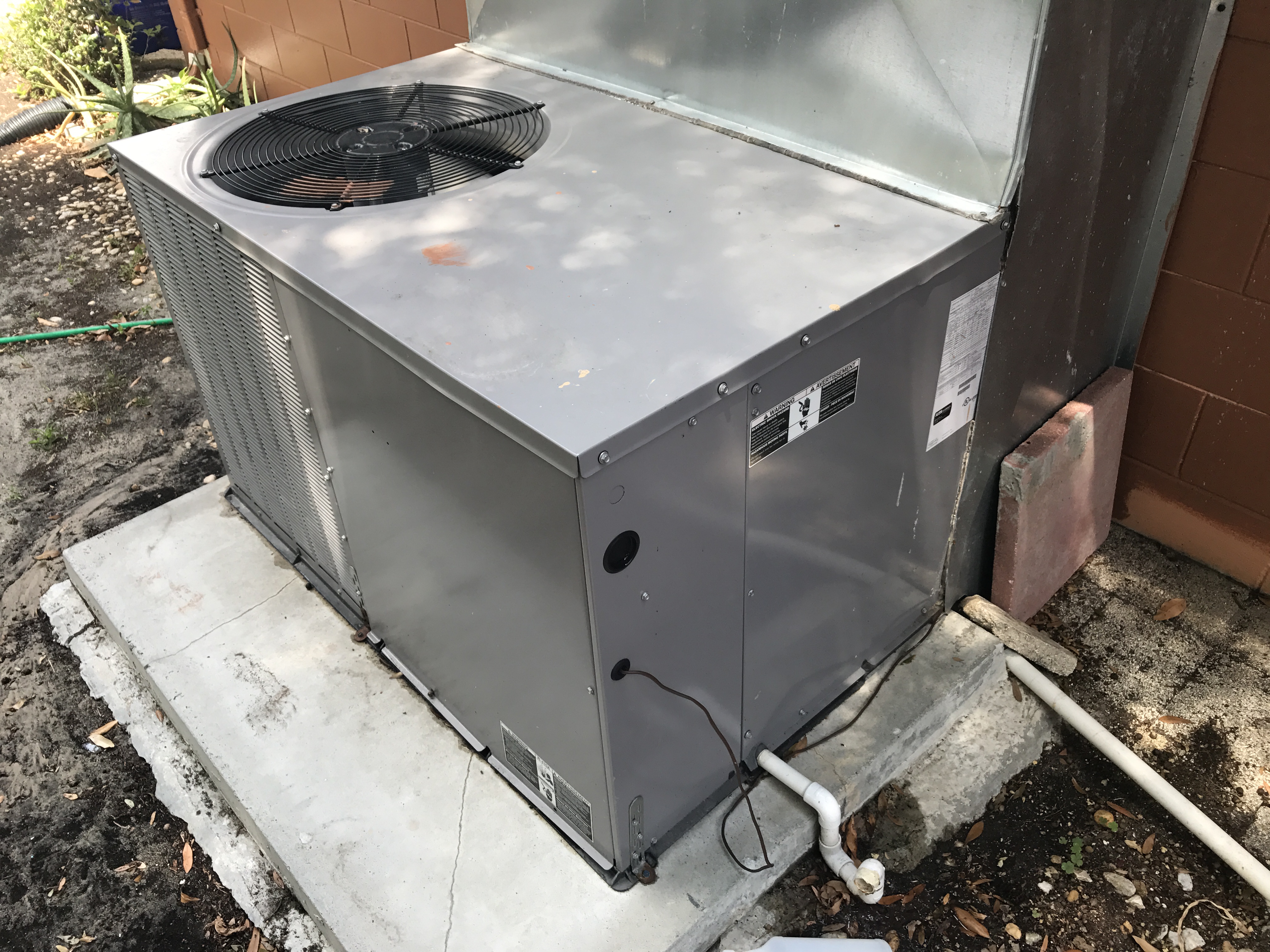 Ensure your home's comfort year-round with Ridge Energy Savers Inc. Heating & Air Conditioning's top-notch HVAC installation services.