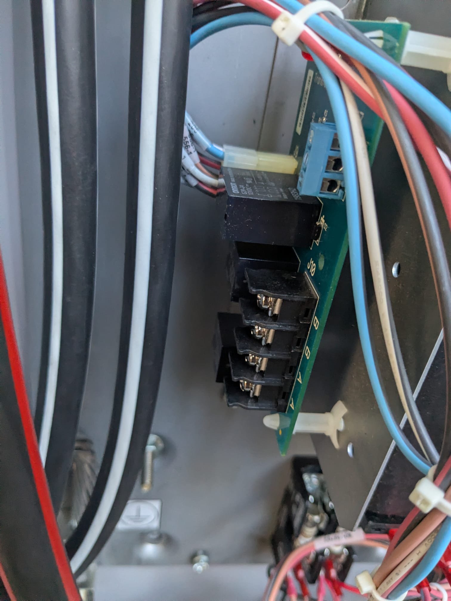 Aardvark Electric, Inc. ensures precision and order in every detail of your electrical system.