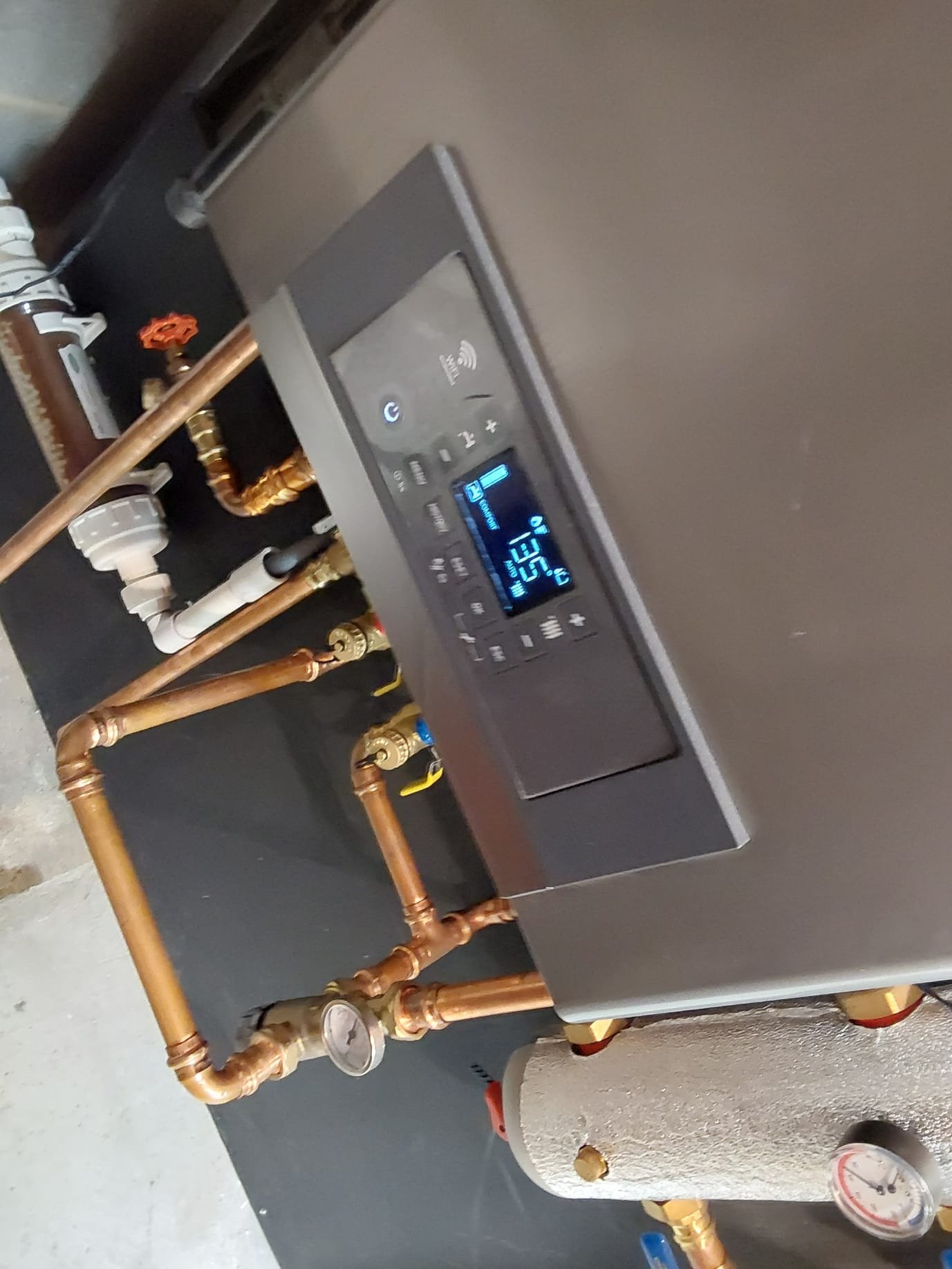 Experience premium heating solutions with our expertly installed systems, ensuring comfort and efficiency. Choose [Business Name] for reliable service.