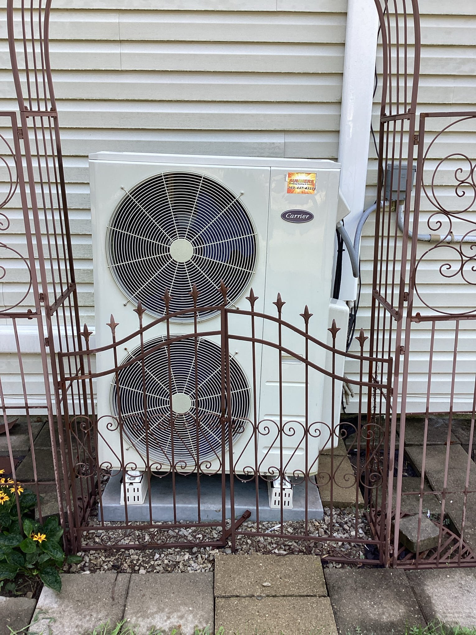 Experience the comfort and efficiency of top-notch HVAC solutions with Summers Plumbing Heating & Cooling.