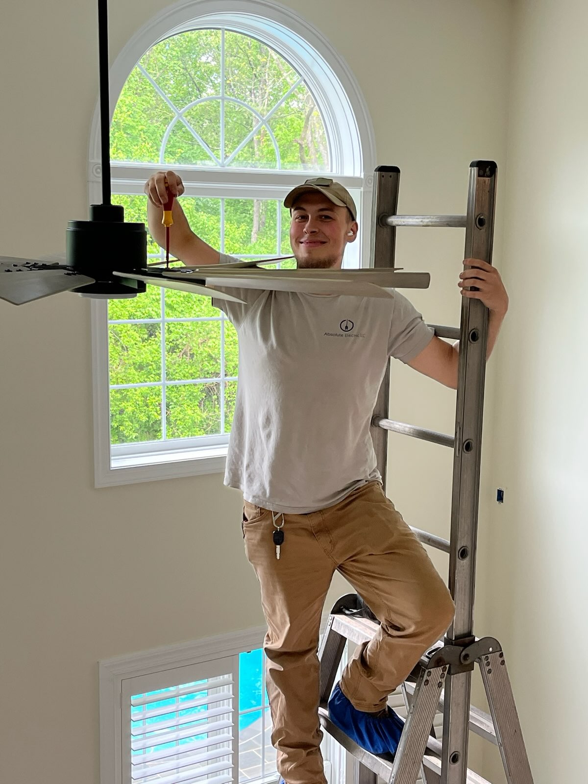 Absolute Electric of Florida LLC delivers top-notch electrical services with professionalism and care for every detail.