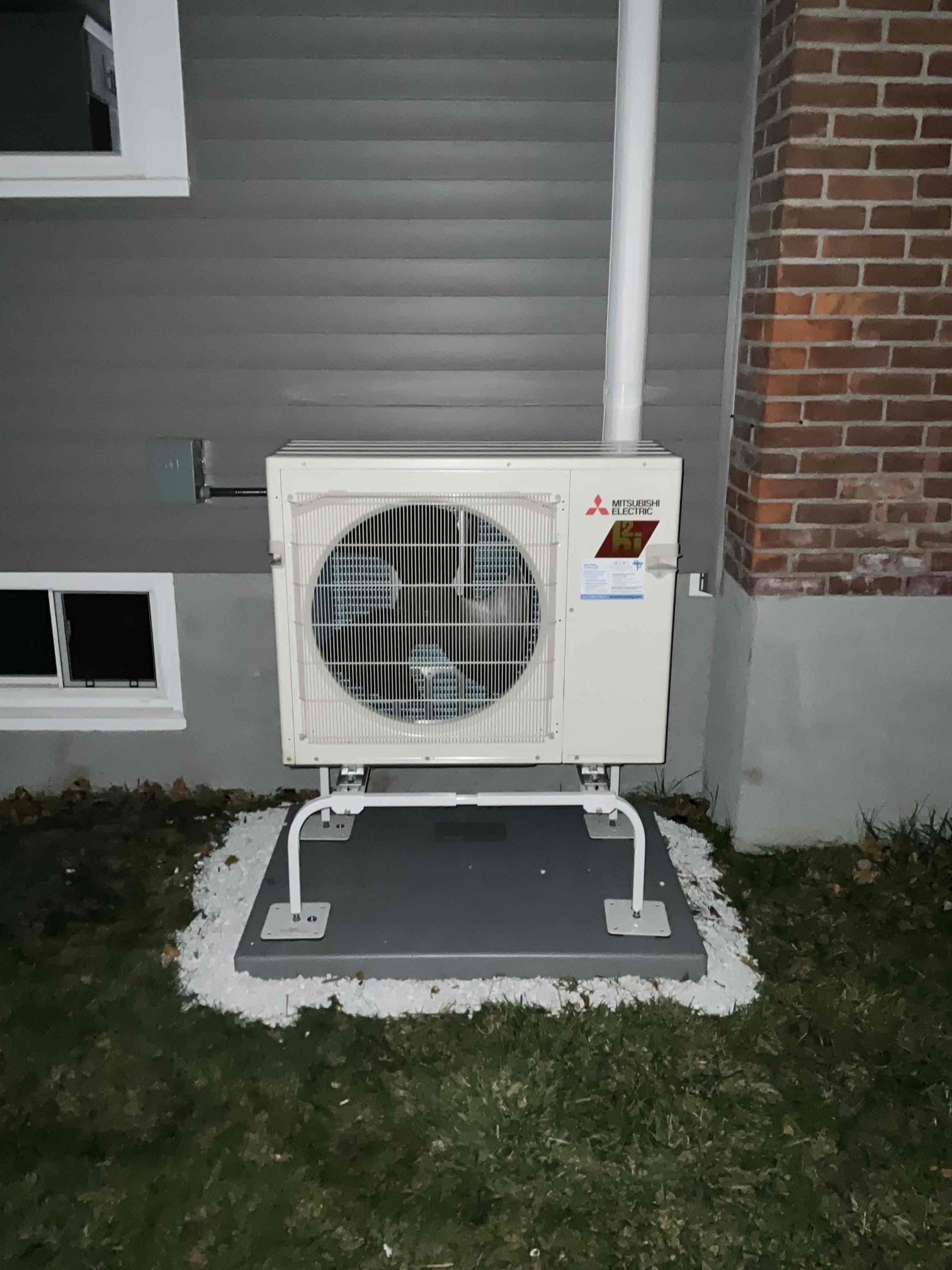 Trust Akian Plumbing, Heating, Cooling & Electric for reliable HVAC installations that fit seamlessly into your home's exterior.