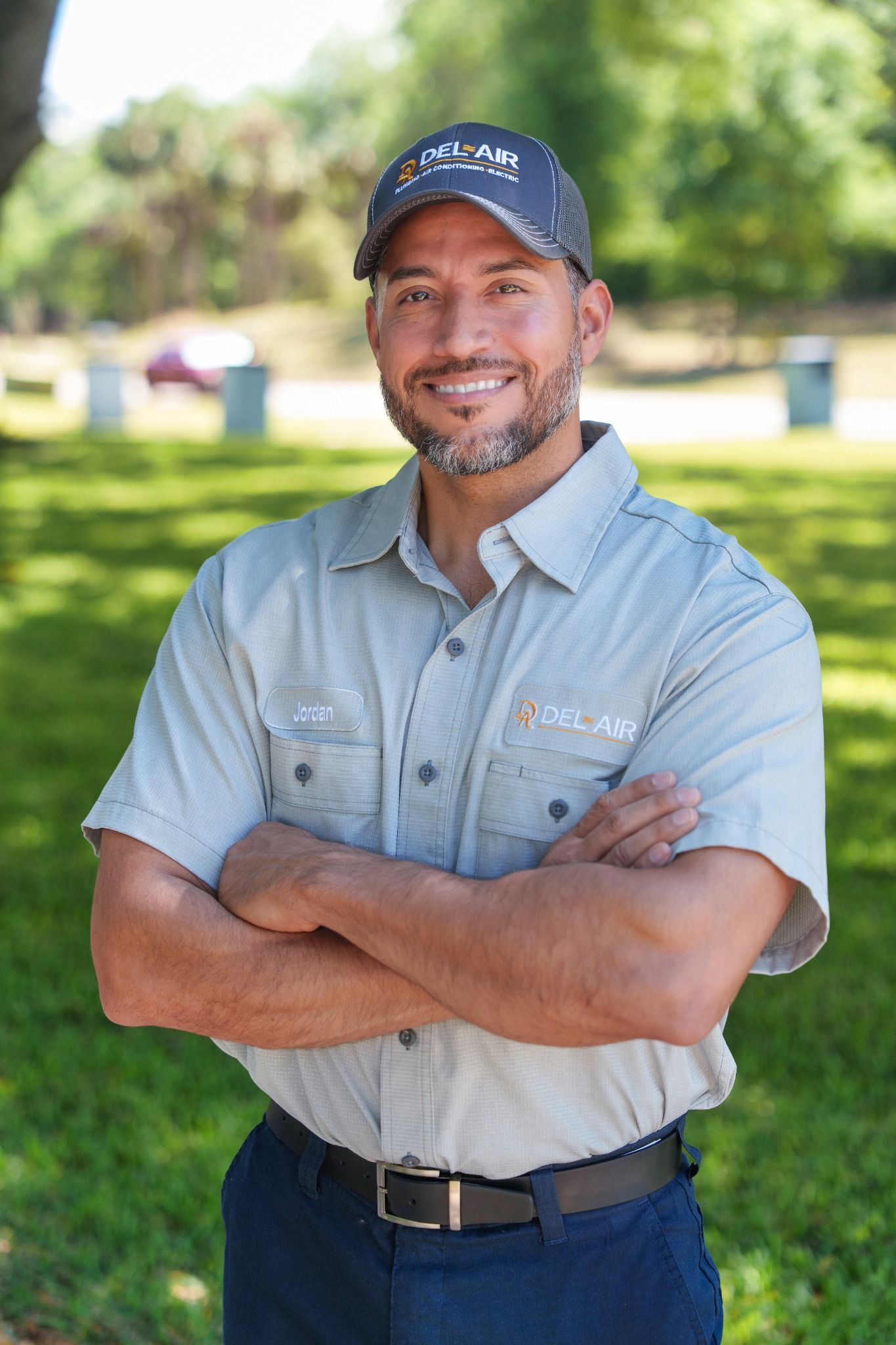 Confident and approachable, Del-Air Heating, Air Conditioning, Plumbing and Electrical shows the professionalism and friendly service customers can expect.