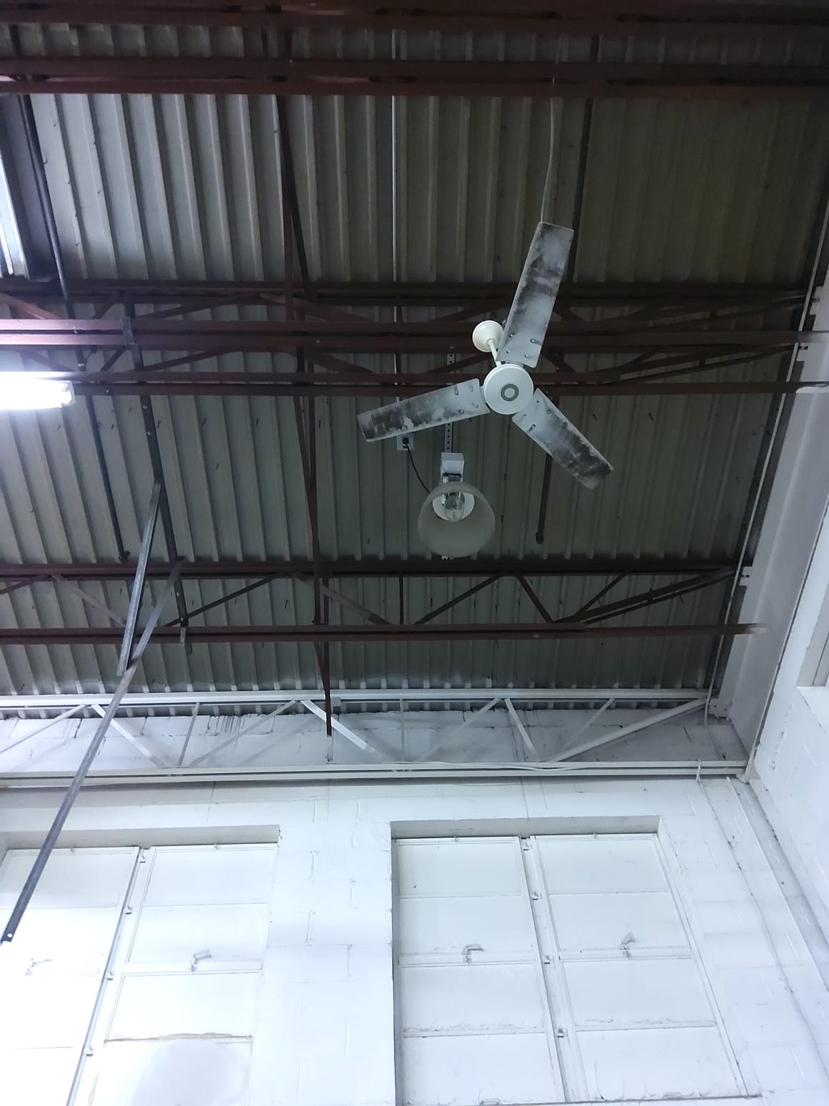 At Service Professionals, we ensure your commercial spaces run smoothly with expert ceiling installations and maintenance.