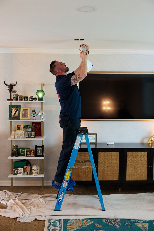 Experience exceptional electrical service with Guaranteed Service, where precision meets professionalism. Your satisfaction is our priority.