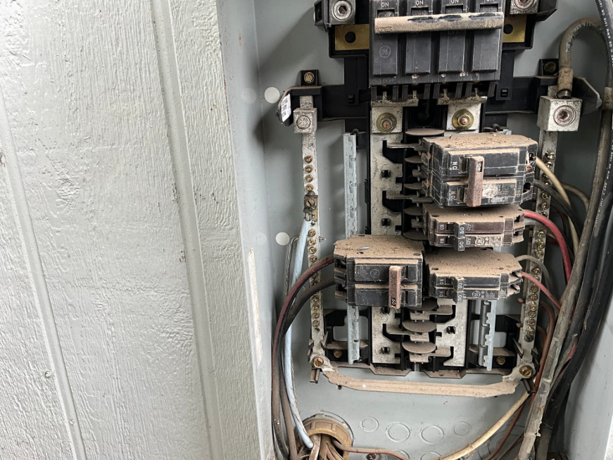 Enhance your safety with SALT Plumbing Air & Electric’s professional electrical panel services.