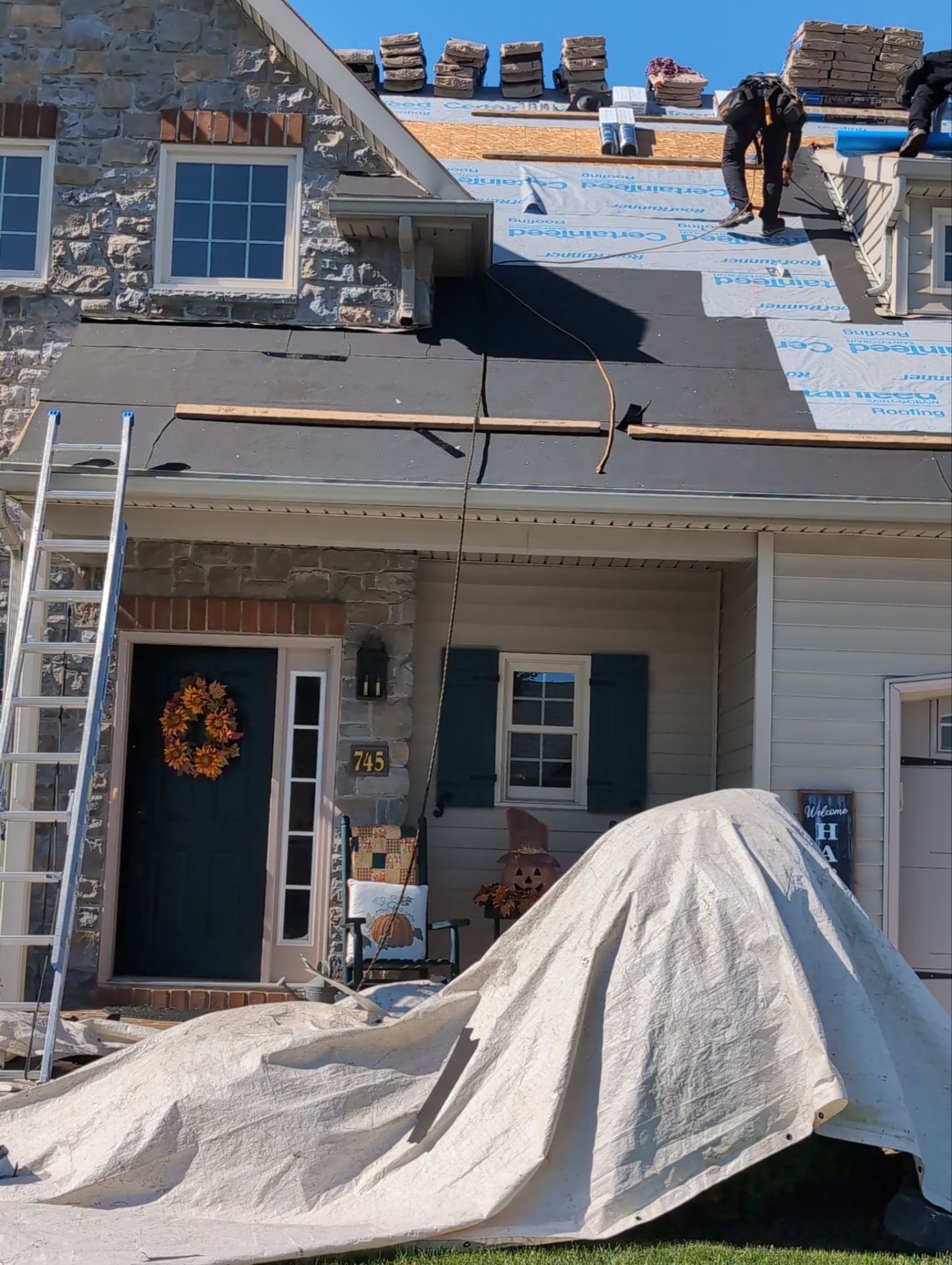 Skilled roofers from Mosaic Roofing & Exteriors protect your home and deliver reliable full roof replacements with careful site protection.