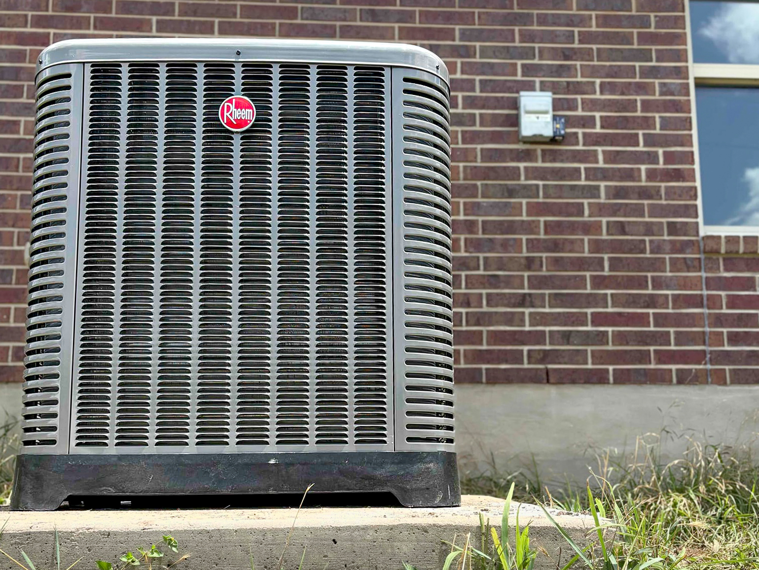 Upgrade your comfort with top-notch air conditioning solutions from Parobek Plumbing & Air Conditioning.