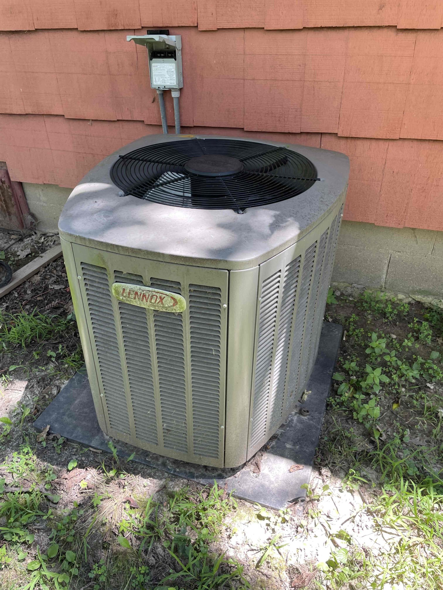 Stay cool and comfortable all year with Summers Plumbing Heating & Cooling's top-notch AC installations!