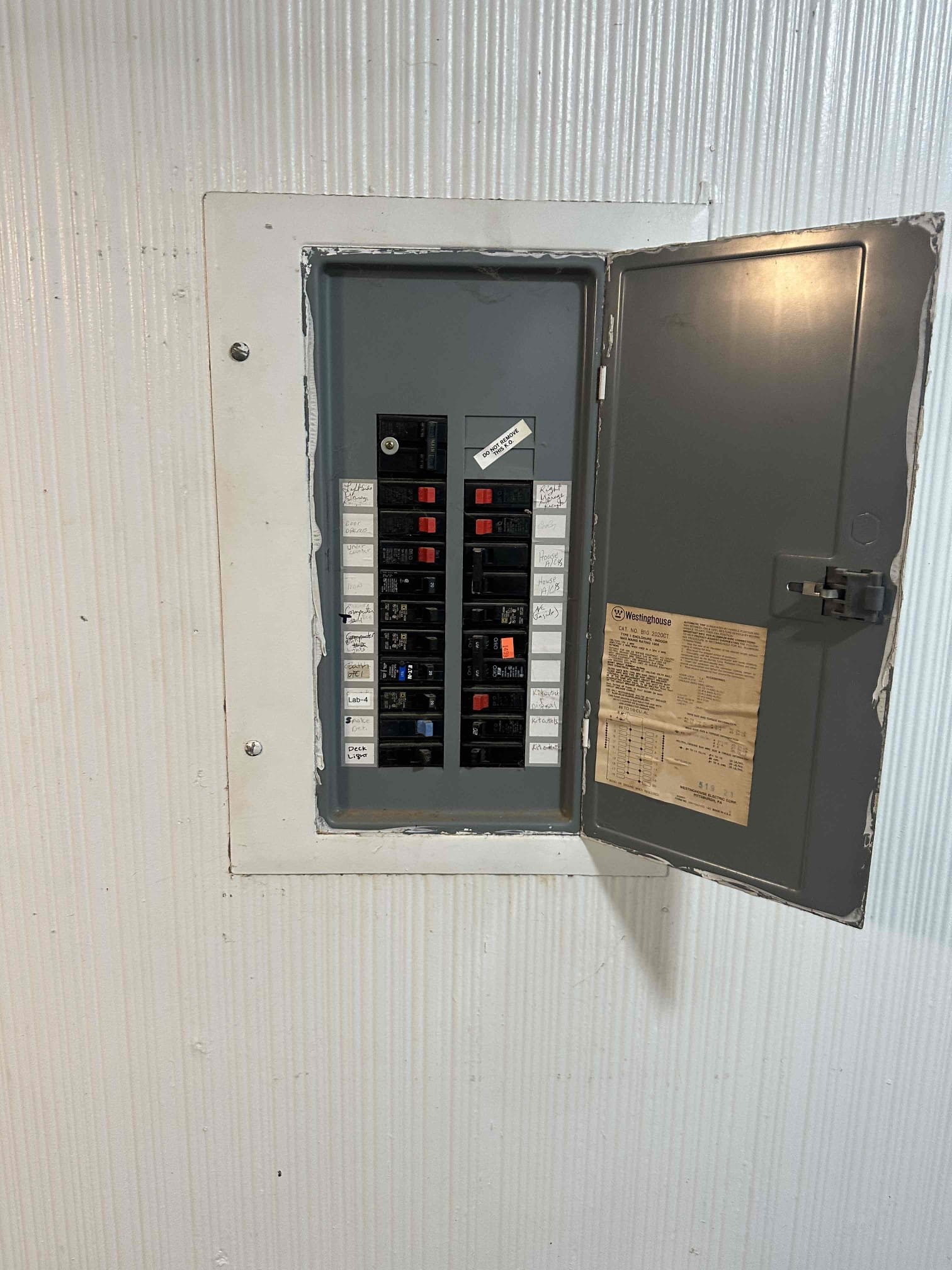 Harnessing precision and safety, Aardvark Electric, Inc. ensures your home’s electrical system is both efficient and reliable.