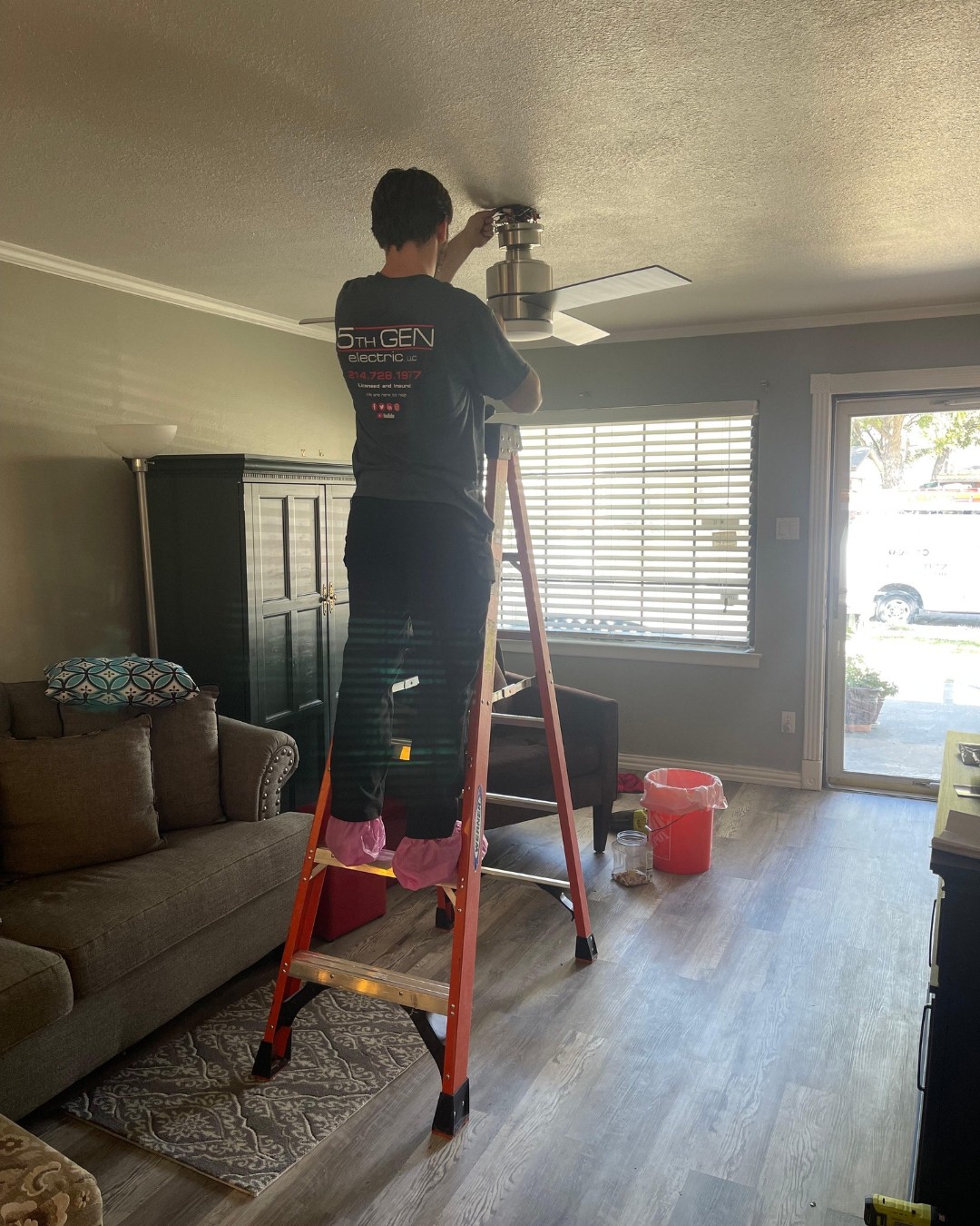 5th Generation Electric LLC delivers top-notch electrical services with professionalism and care right at your doorstep.