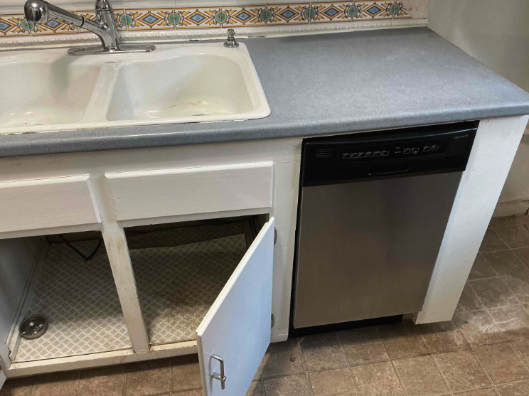 Hope Plumbing restored kitchen function with careful sink and dishwasher service, leaving fixtures clean and fully inspected.