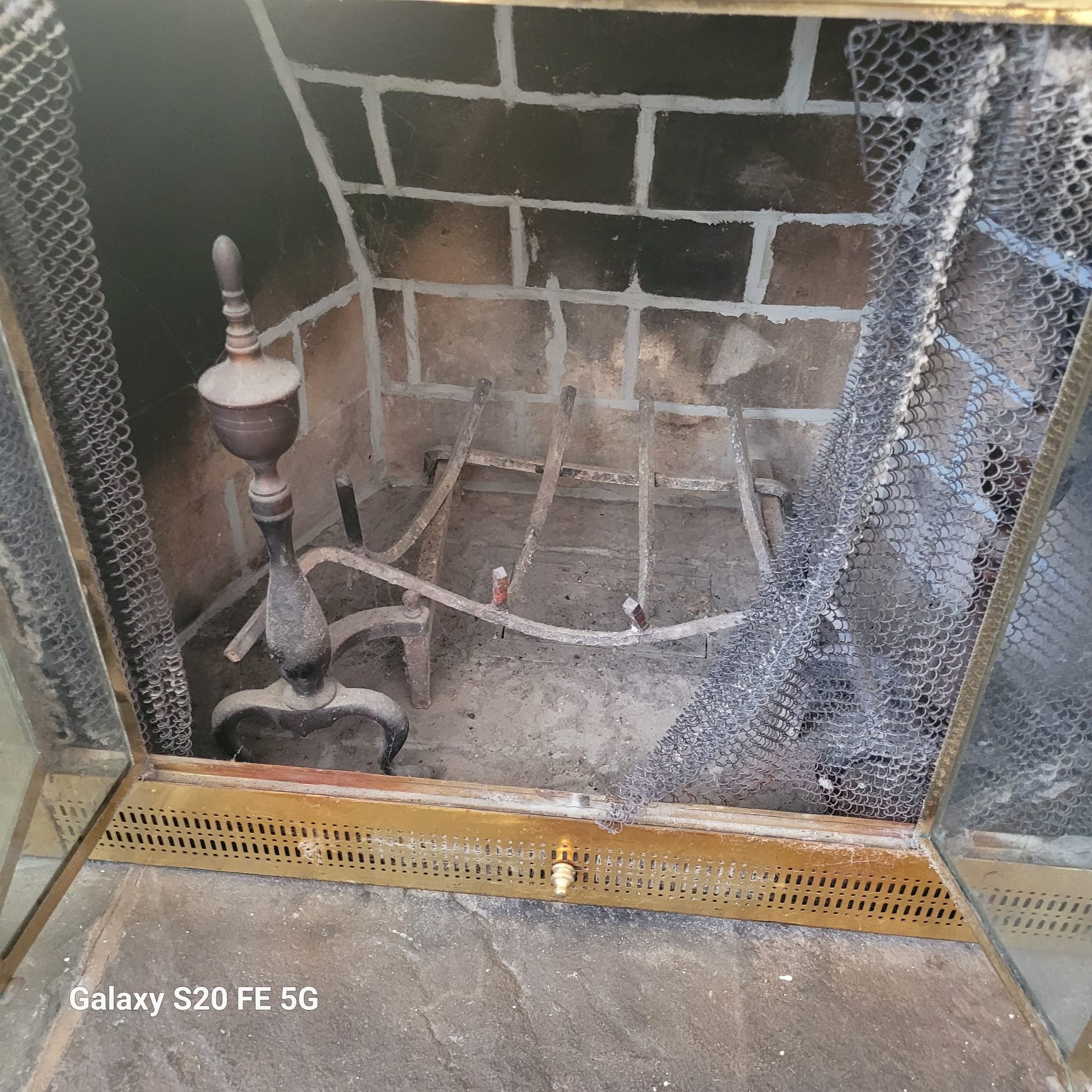 Enhance the comfort and safety of your home with Service Professionals, expertly maintaining every corner of your living space.